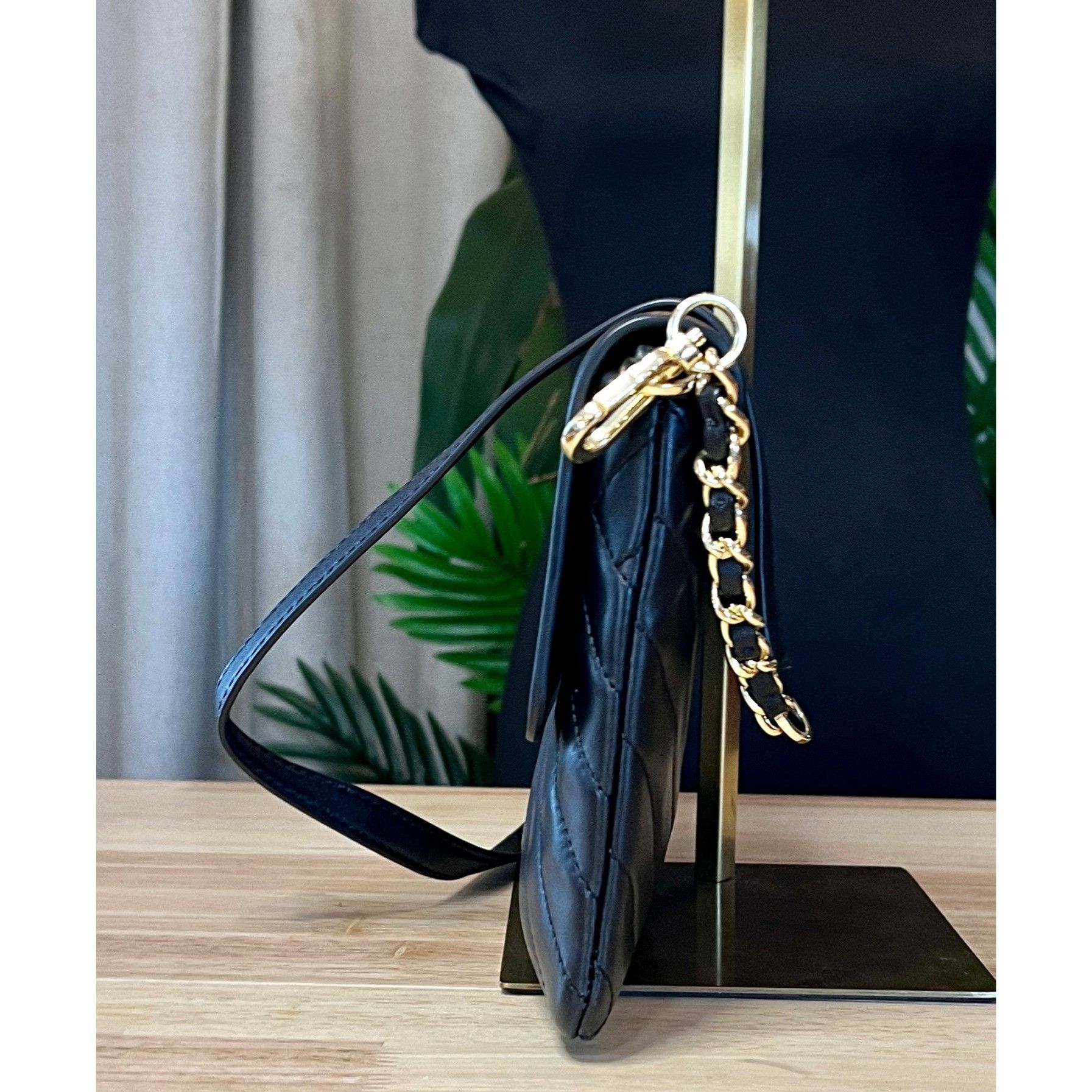 Tory Burch ✺✺ AUTHENTIC TORY BURCH Black Quilted Leather Fleming Handba Size ONE SIZE - 3 Thumbnail
