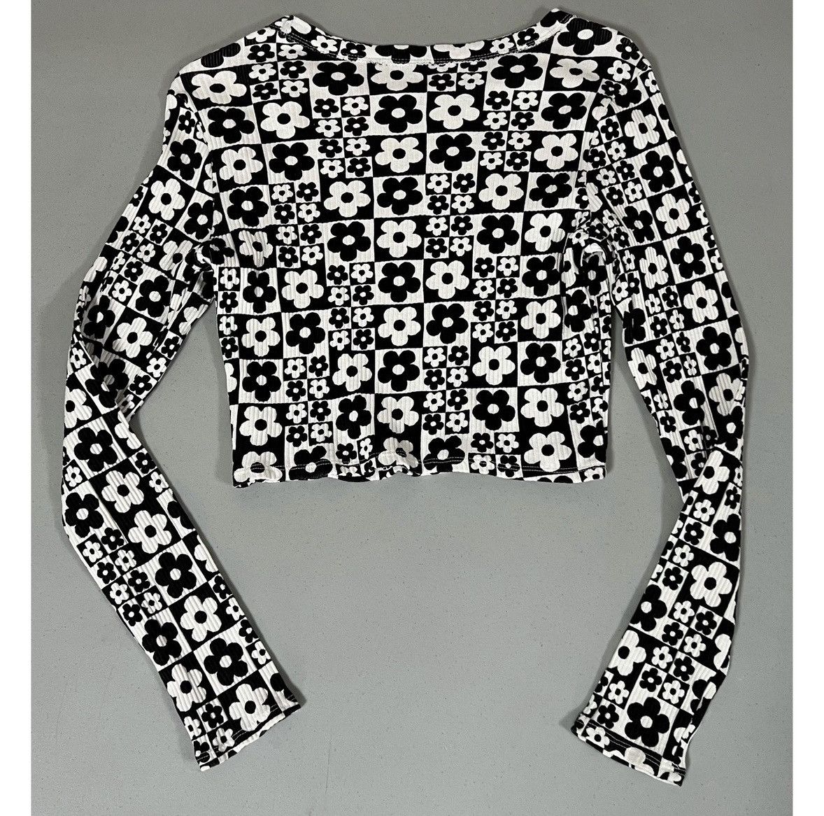 Vintage Groovy Floral Long Sleeve Tee T-Shirt Top Blouse Size M 🖤 Size M / US 6-8 / IT 42-44 - 4 Thumbnail