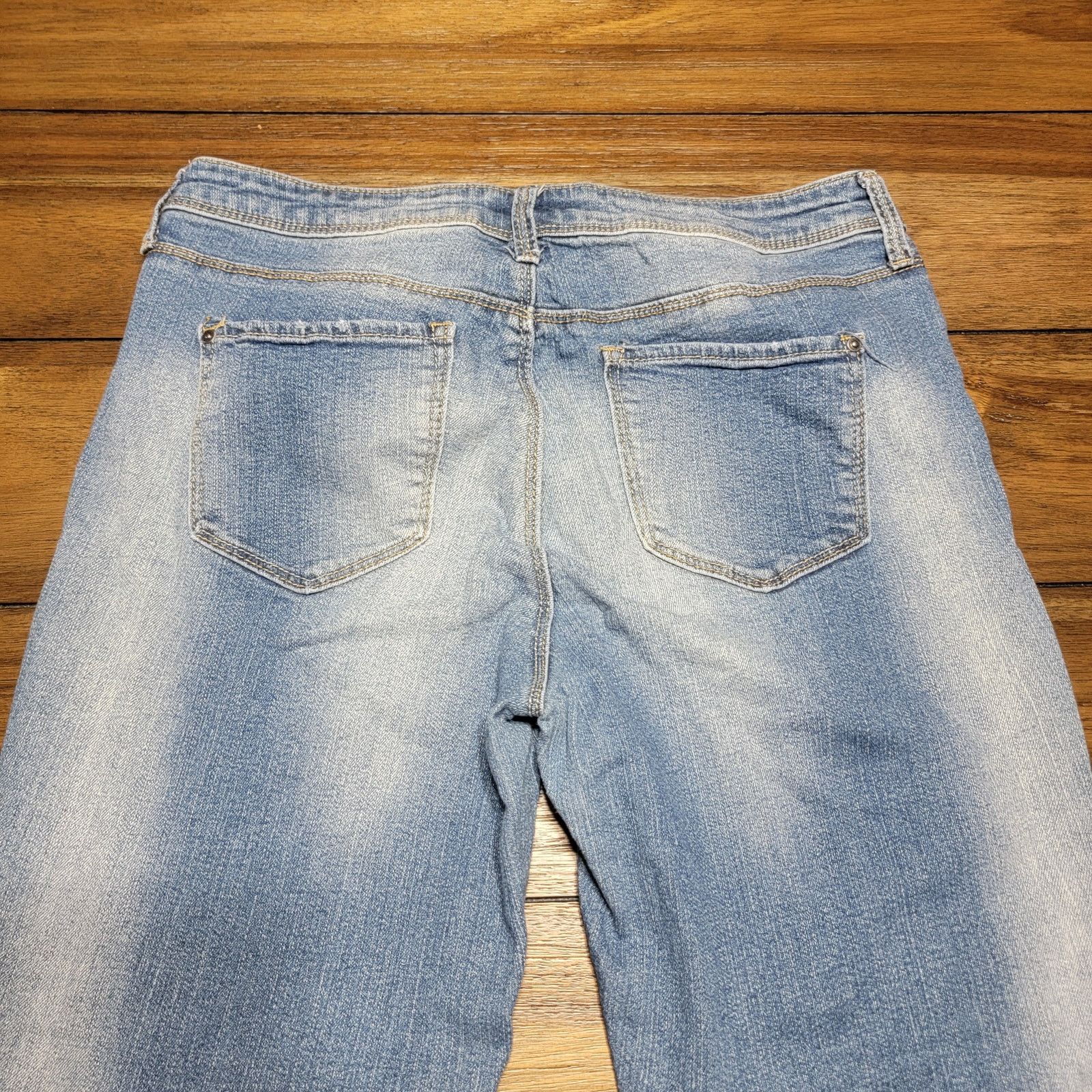 Other Black Daisy Relaxed Skinny w/ Rose Patches -9/29 (Junior) Size 31" - 4 Thumbnail