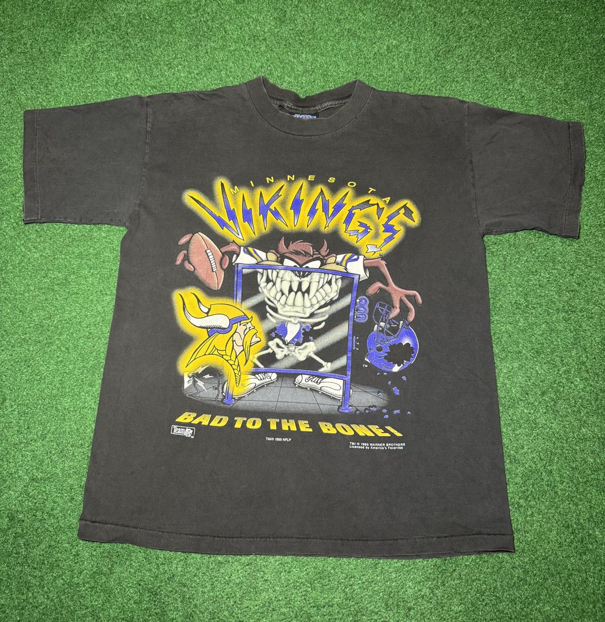 Vtg 90s Minnesota Vikings Bad To The Bone RARE Taz T Shirt