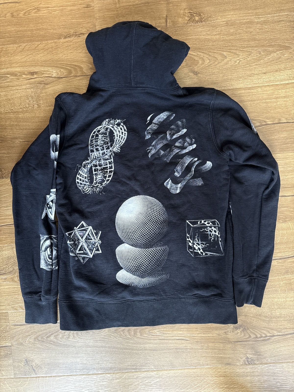 Supreme Supreme M.C. Escher Hoodie Size US M / EU 48-50 / 2 - 7 Thumbnail
