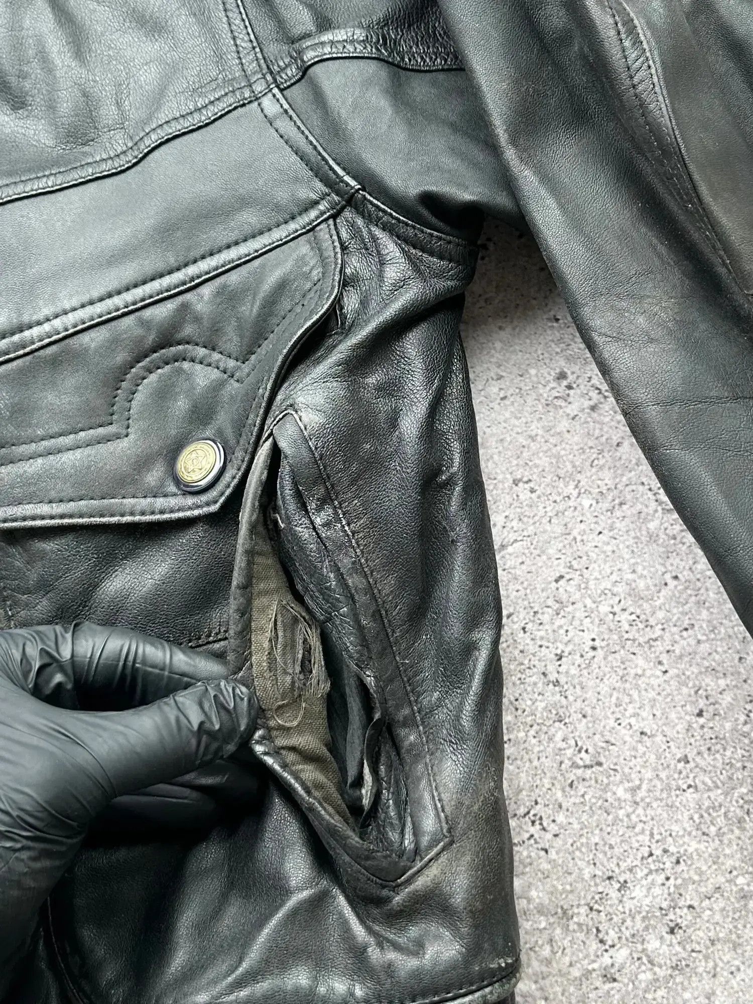 Vintage Vintage Faded Leather Jacket C555(V230) Size US XL / EU 56 / 4 - 6 Thumbnail