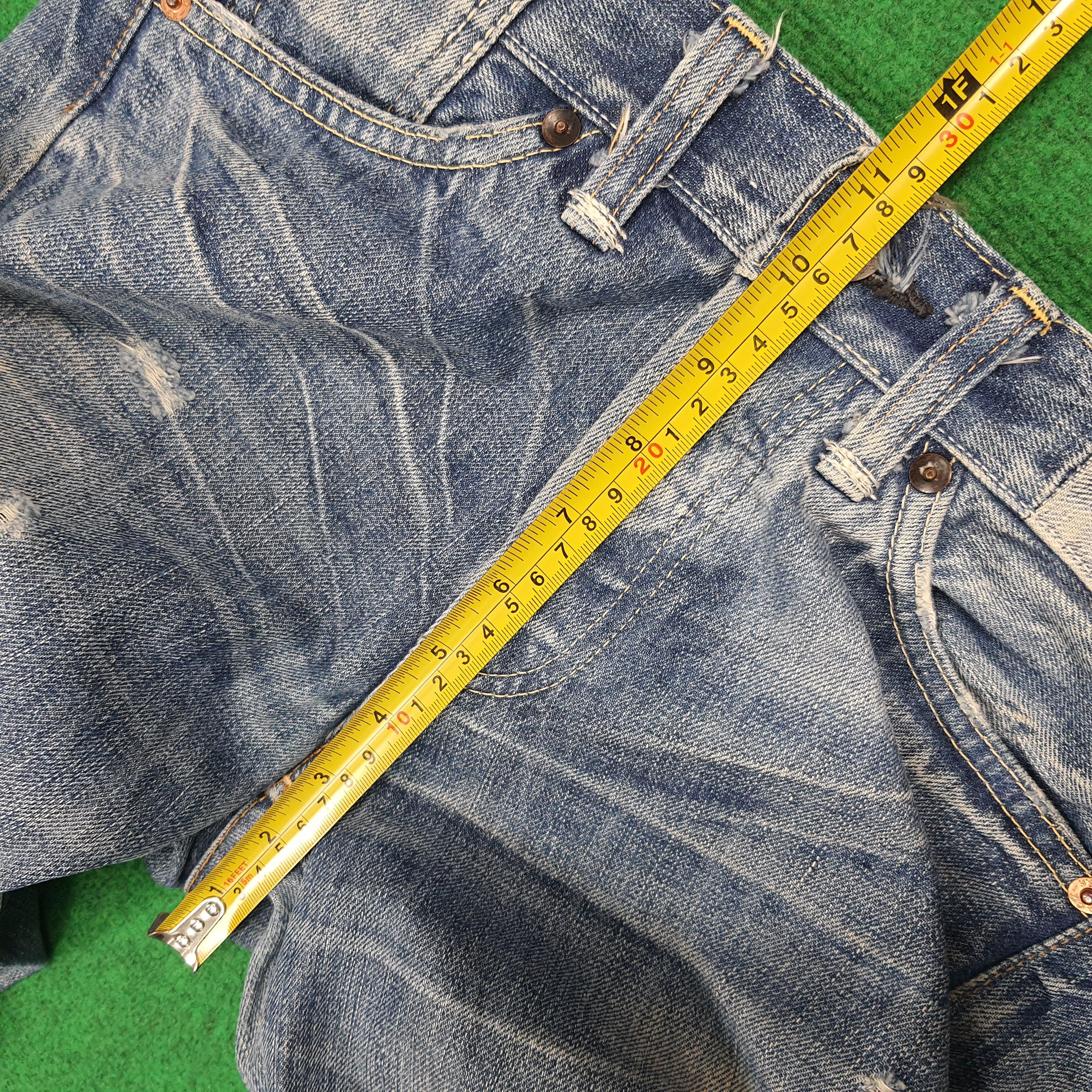 Levi's Vintage 501 E Selvedge Distressed Jeans E1N39 Size US 30 / EU 46 - 13 Thumbnail