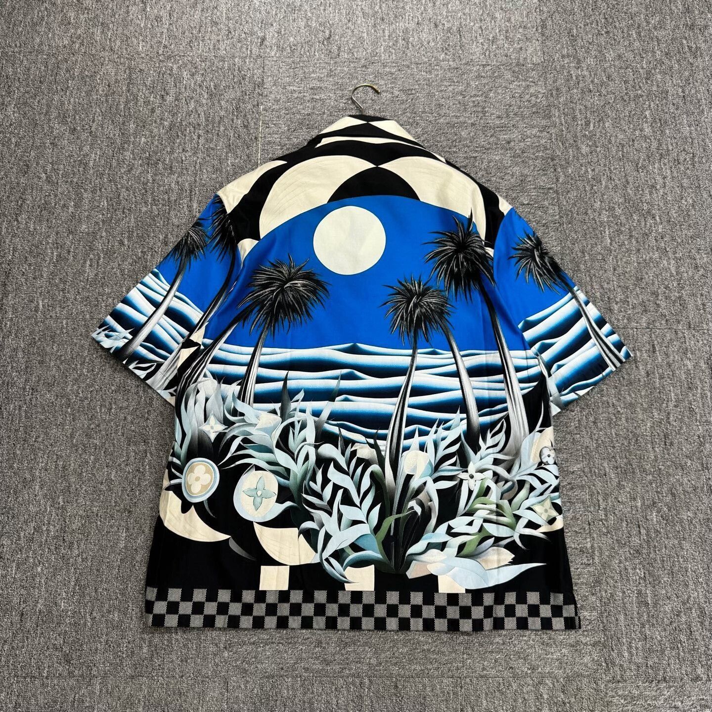 Louis Vuitton louis vuitton short sleeve checkerboard shirt. Size US L / EU 52-54 / 3 - 2 Thumbnail