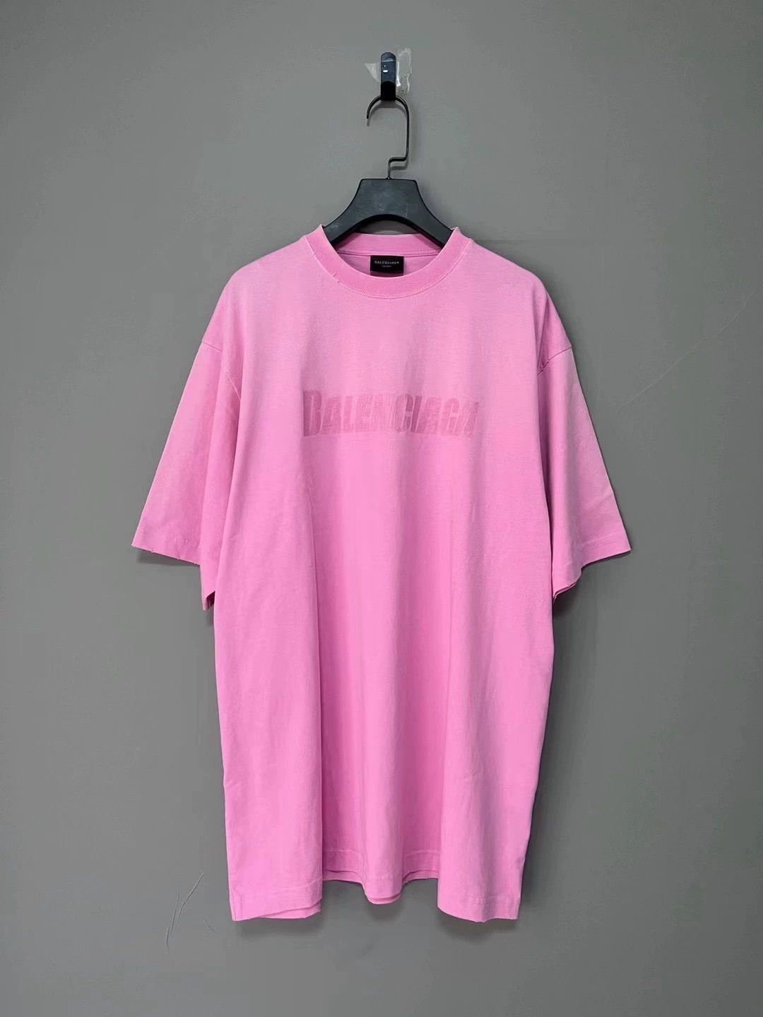 Balenciaga Balenciaga new style distressed logo short sleeved shirt Size US XXS / EU 40 - 1 Thumbnail