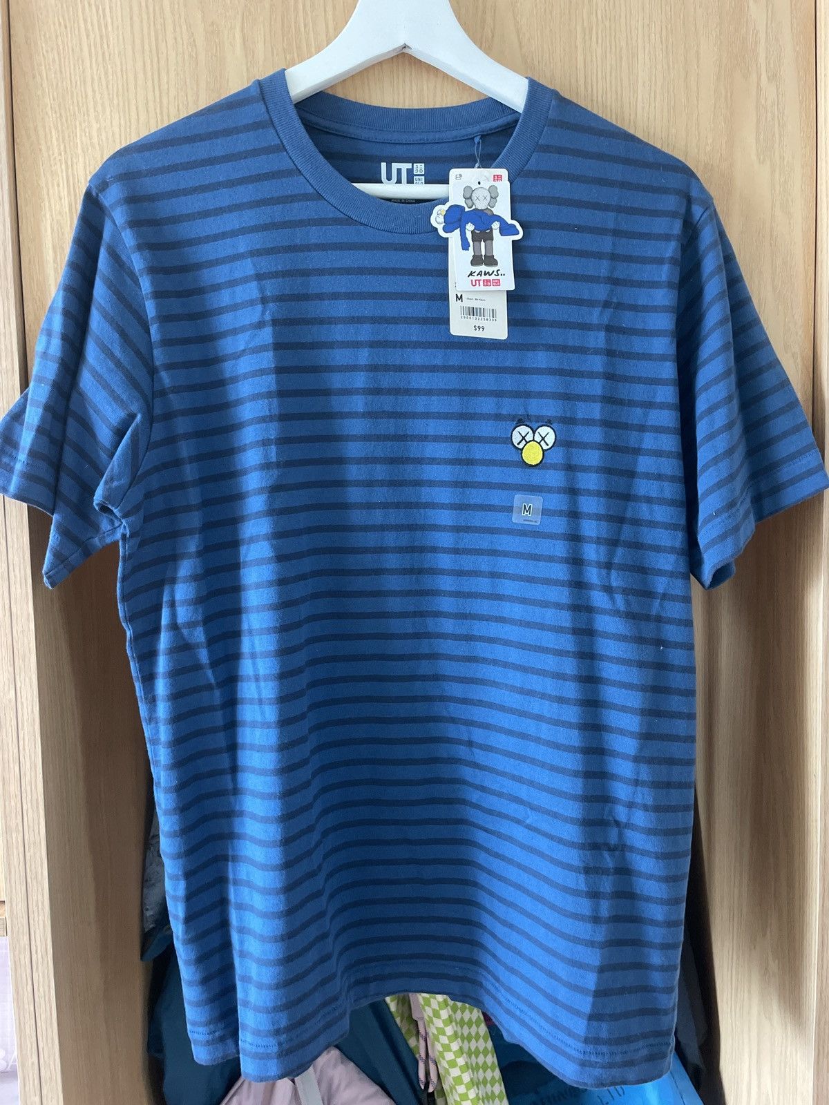Kaws × Uniqlo Uniqlo x Kaws (DS) Size US M / EU 48-50 / 2 - 1 Thumbnail