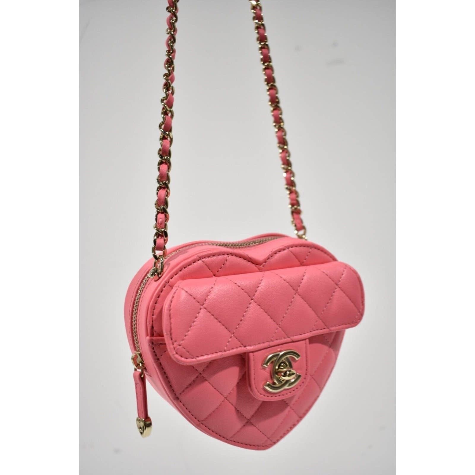 Chanel Chanel Small Runway Heart Flap Chain Shoulder Crossbody Bag Size ONE SIZE - 4 Thumbnail