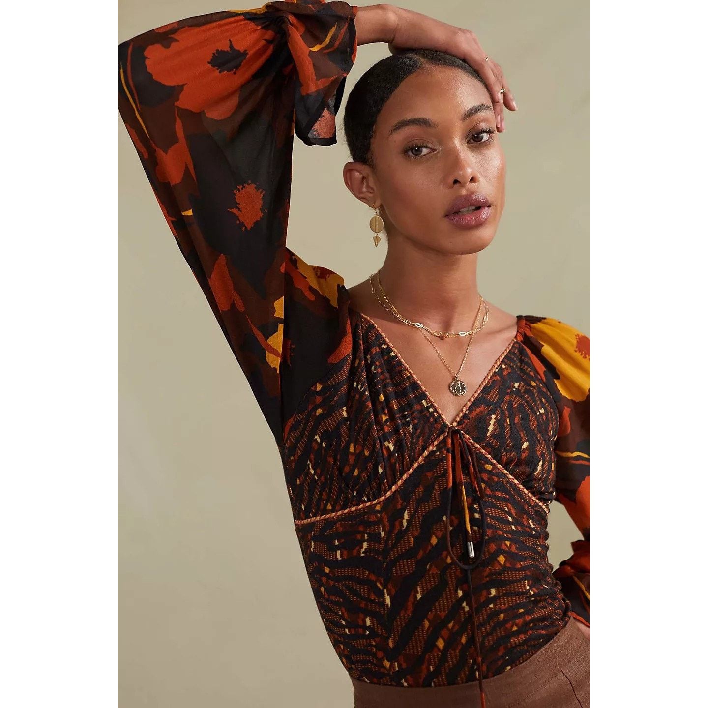 Anthropologie Anthropologie CONDITIONS APPLY Abstract Puff-Sleeved Blouse Size S / US 4 / IT 40 - 2 Thumbnail