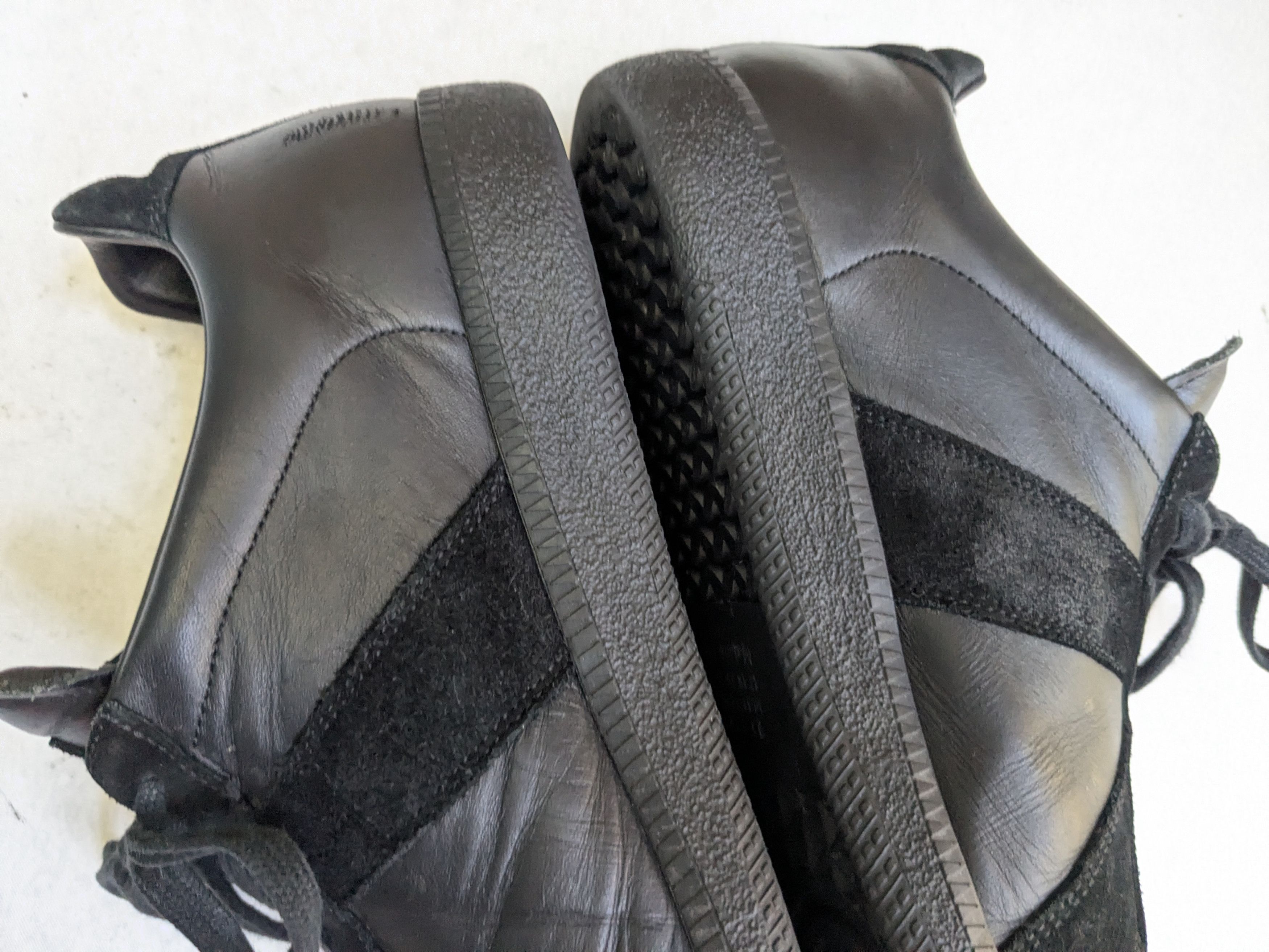 Maison Margiela Maison Margiela GAT Replica Black 9.5 42.5 Low Tops Size US 9.5 / EU 42-43 - 14 Thumbnail