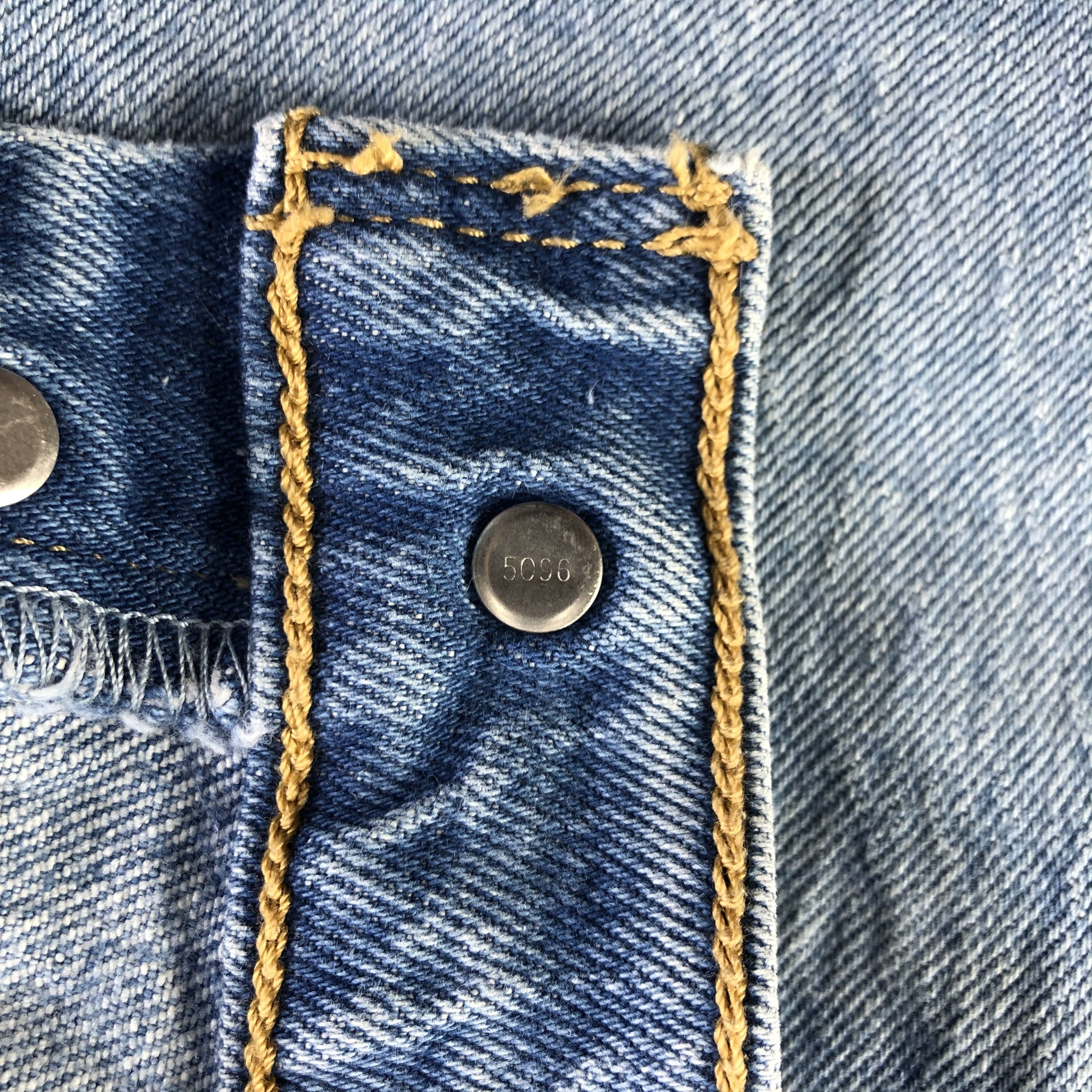 Levi's Vintage Blue Wash Levis 501 Jeans-J3484 Size 30" / US 8 / IT 44 - 8 Thumbnail