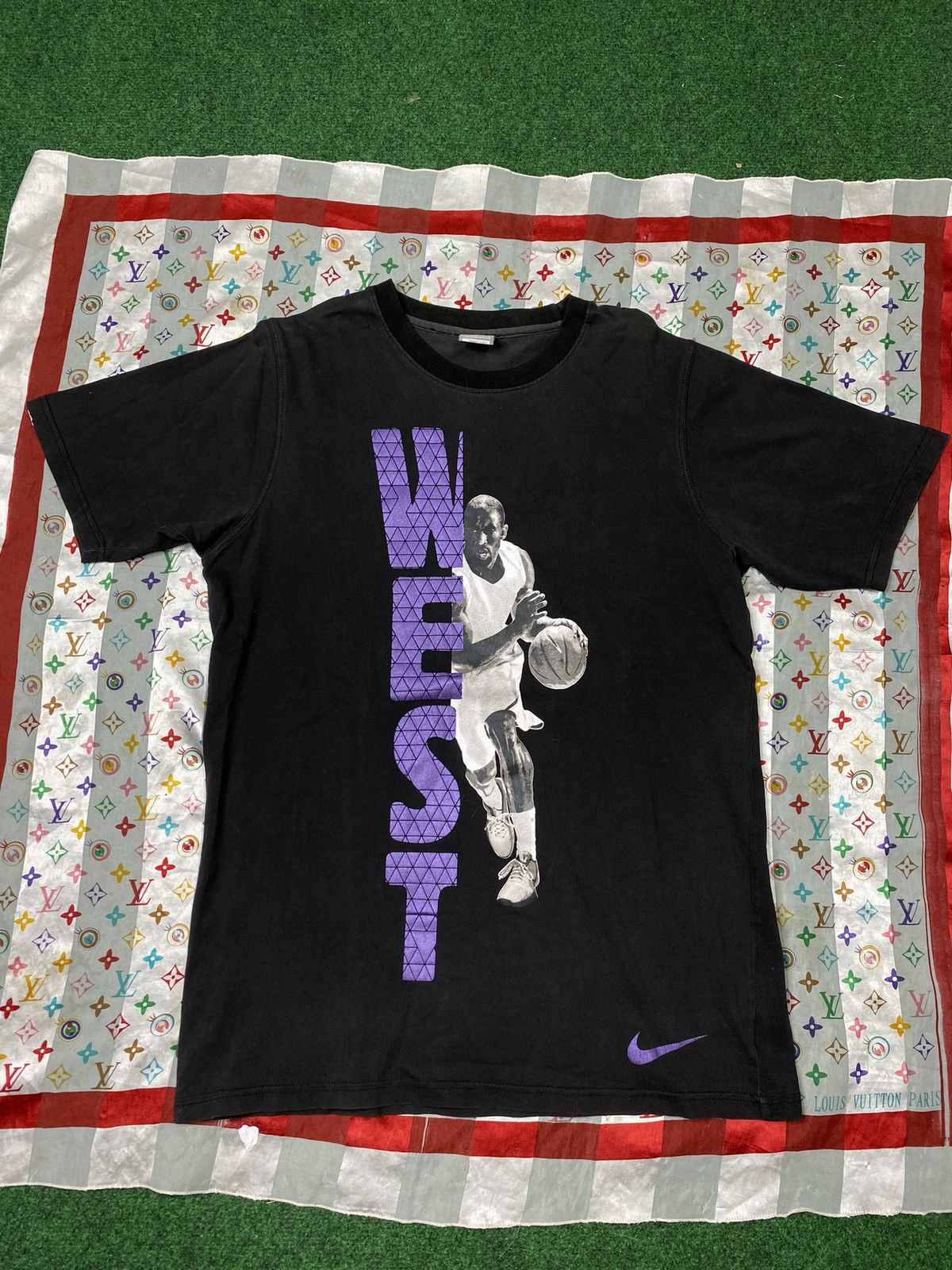 Vintage Vtg Y2K Kobe Nike Black Mamba Tee Shirt Medium Size US M / EU 48-50 / 2 - 1 Thumbnail