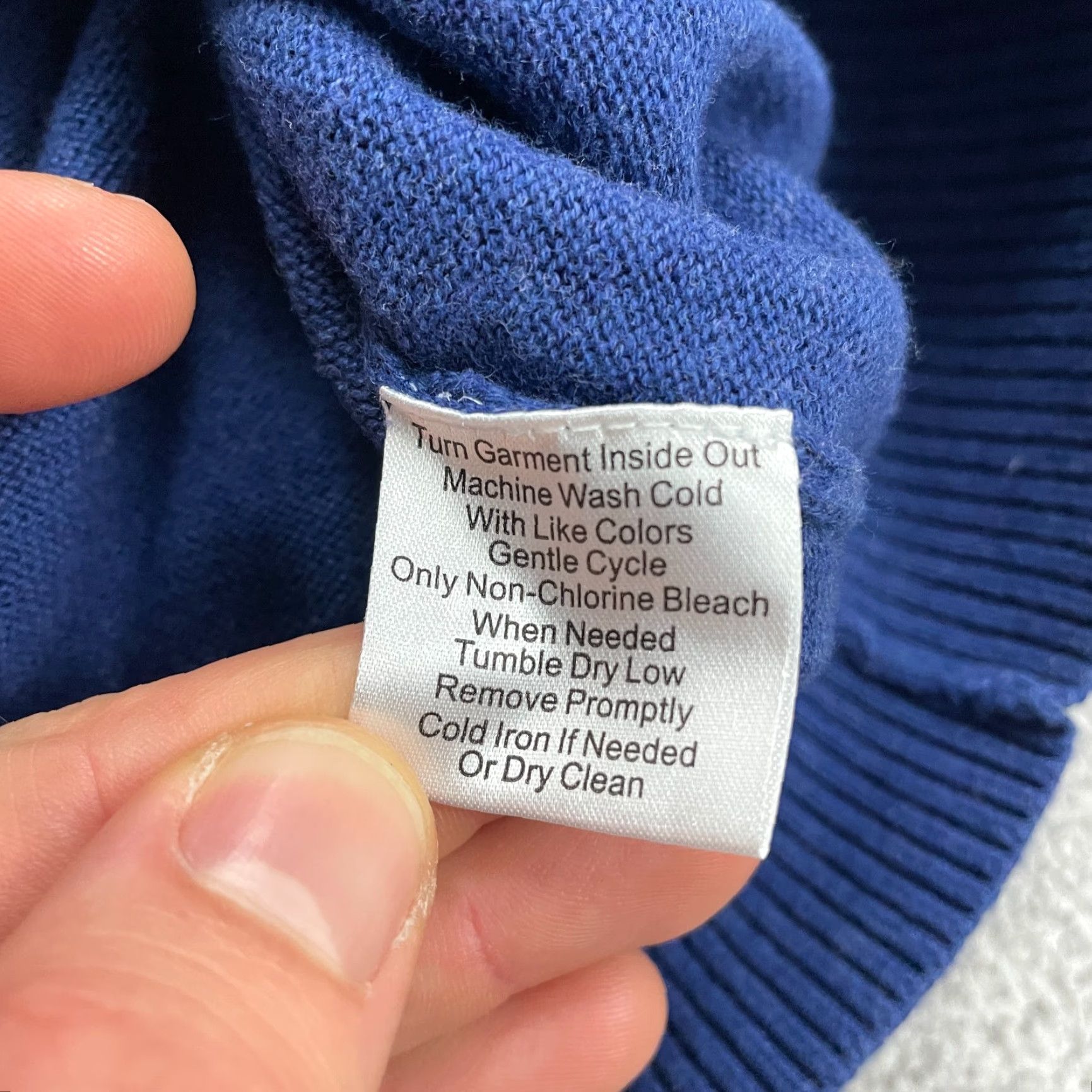 Jos. A. Bank VINTAGE Jos. A. Bank Men’s XL Pullover Sweater Knit Long Sleeve Casual Blue Solid Cotton V-Neck Winter 90s Size US XL / EU 56 / 4 - 5 Thumbnail