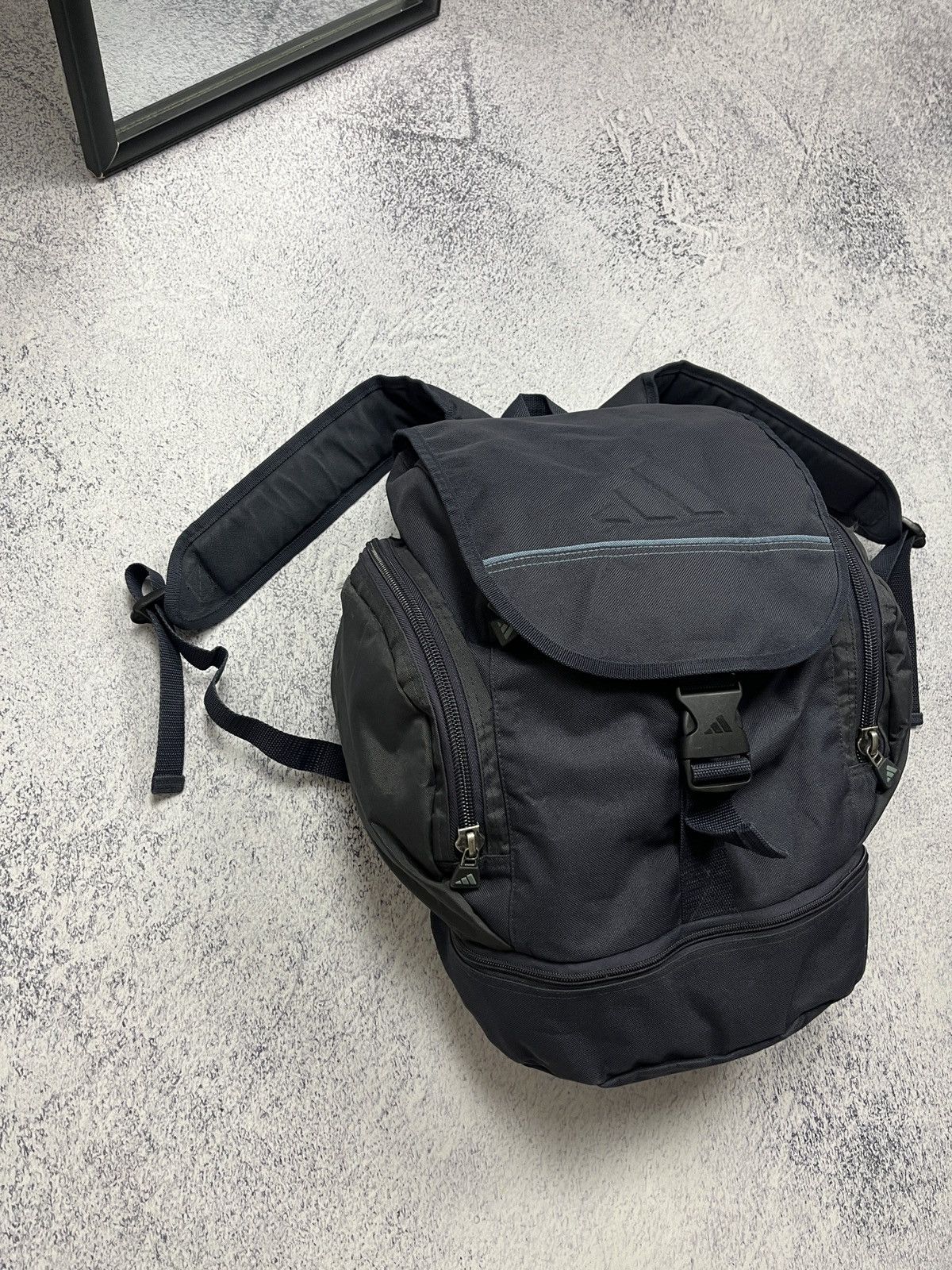 Adidas Vintage Adidas 00’s Y2K Logo Backpack Streetwear Hype Rare Size ONE SIZE - 3 Thumbnail