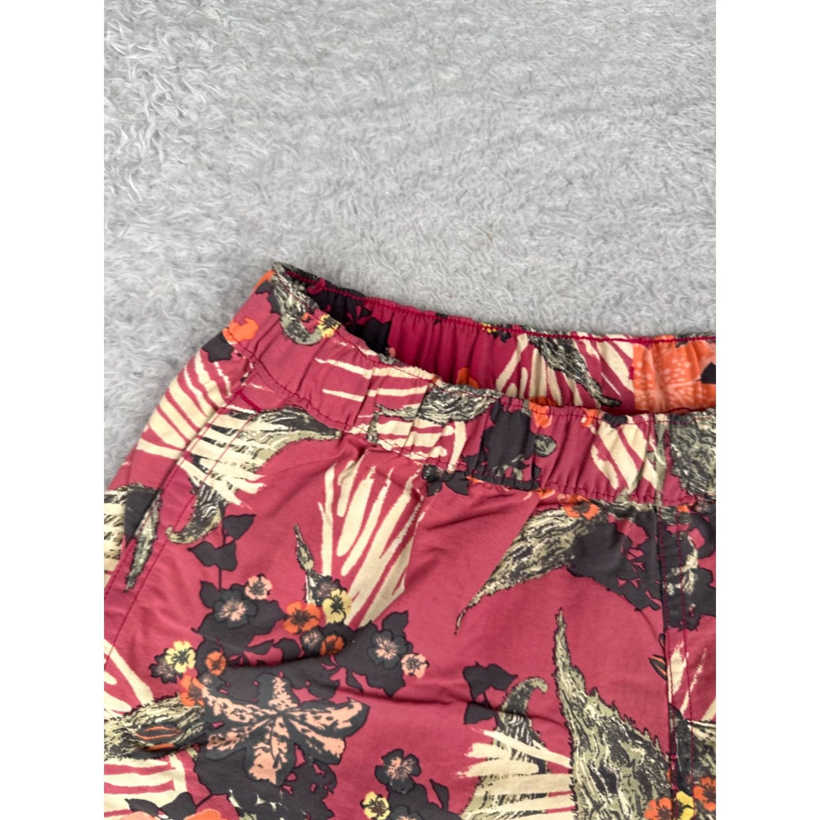 Patagonia Patagonia Shorts Women Small Red Floral Baggies Nylon Gym Run Workout Casual 2.5 Size 28" / US 6 / IT 42 - 4 Thumbnail