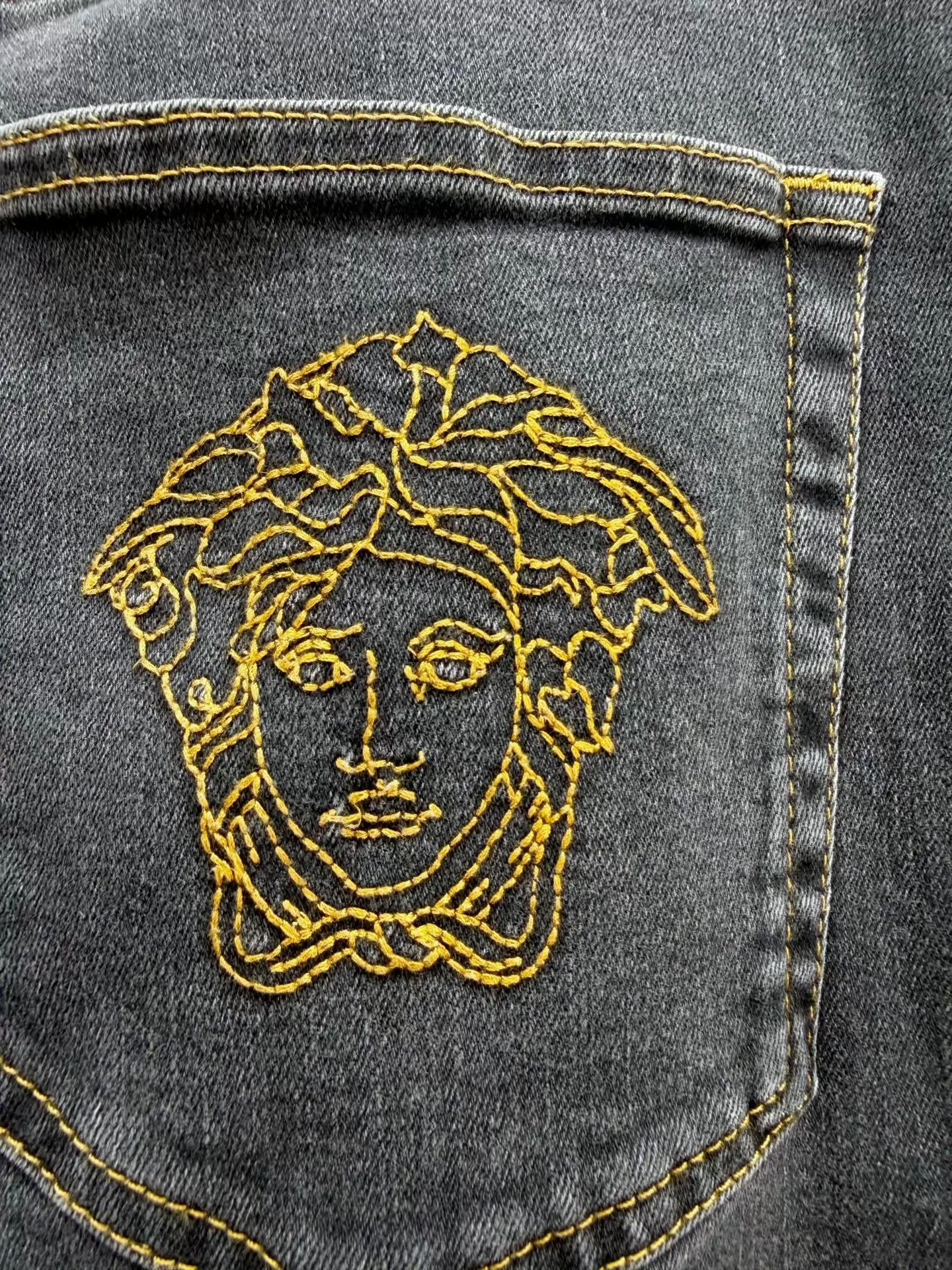 Versace Versace Men's Authentic Size 32 Denim Jeans Worn 2x Size US 32 / EU 48 - 4 Thumbnail