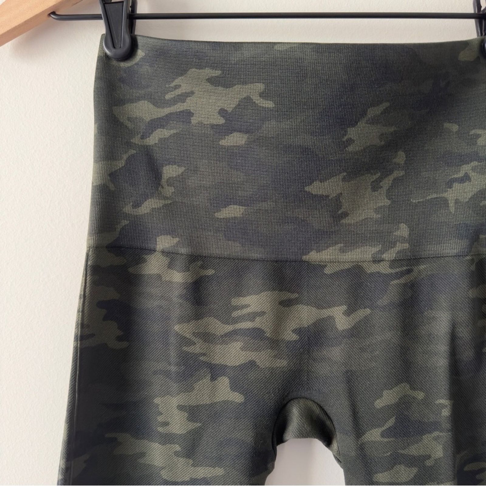 Spanx Spanx Camo Print High Waist Leggings Camouflage stretch M Size 30" / US 8 / IT 44 - 3 Thumbnail
