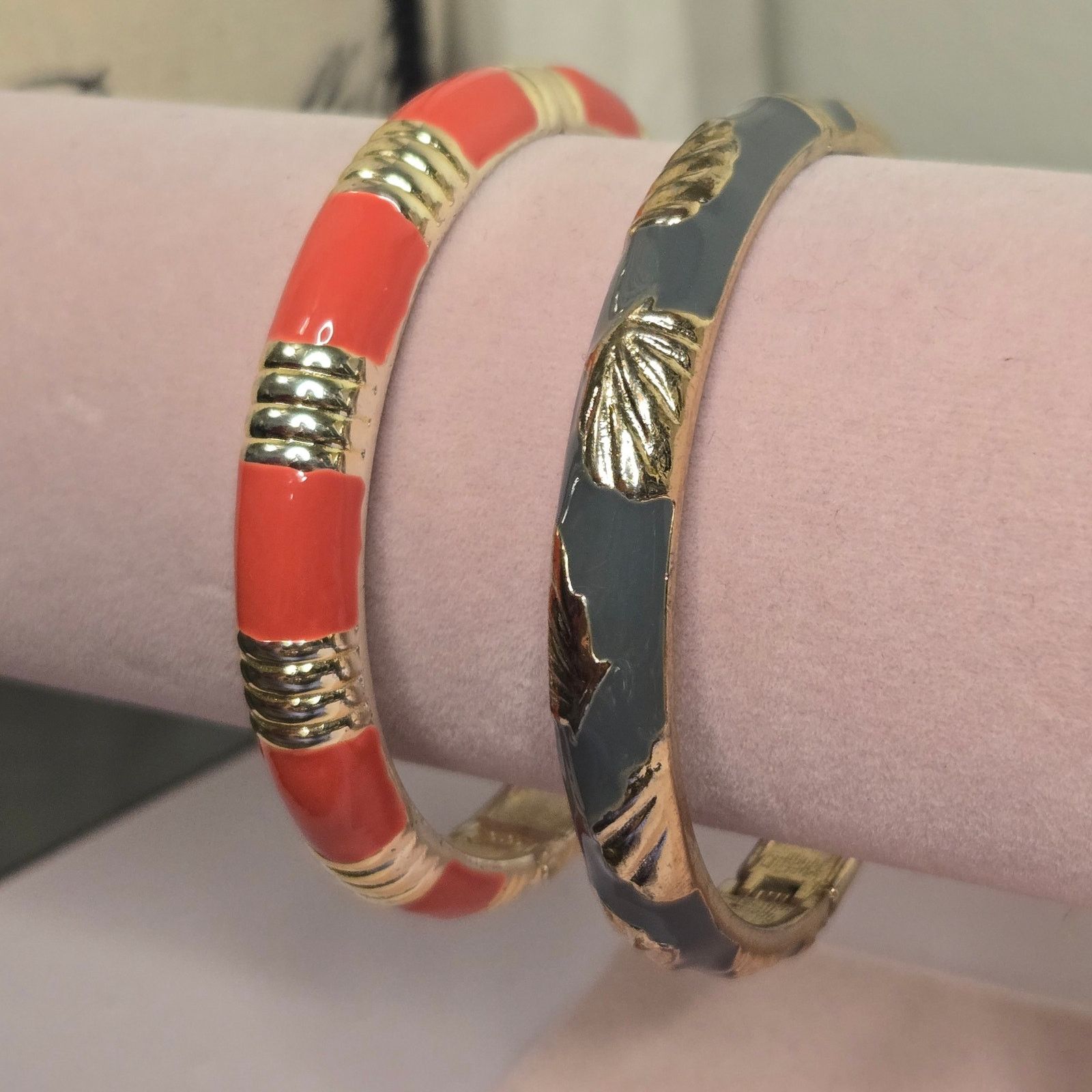 GOLDSIGN Coral & Grey Sequin Enamel Hinged Bangle Bracelets Set Size ONE SIZE - 7 Thumbnail