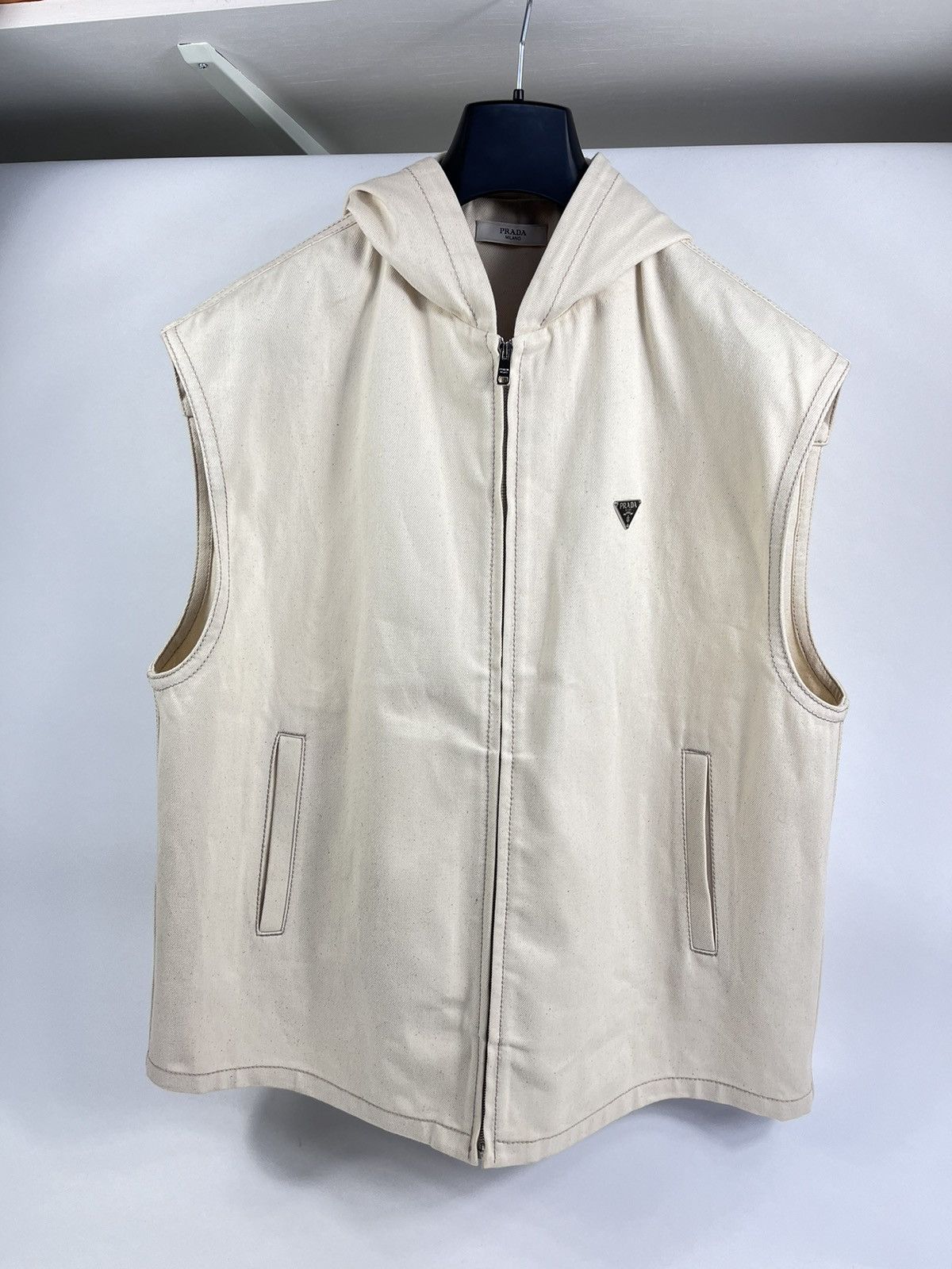 OVERSIZED HOODED ZIP UP VEST