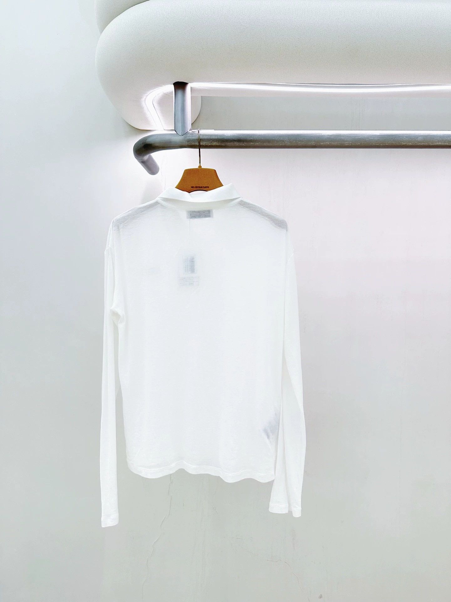 Miu Miu MIU MIU White Polo XS Used Size XS / US 0-2 / IT 36-38 - 2 Thumbnail