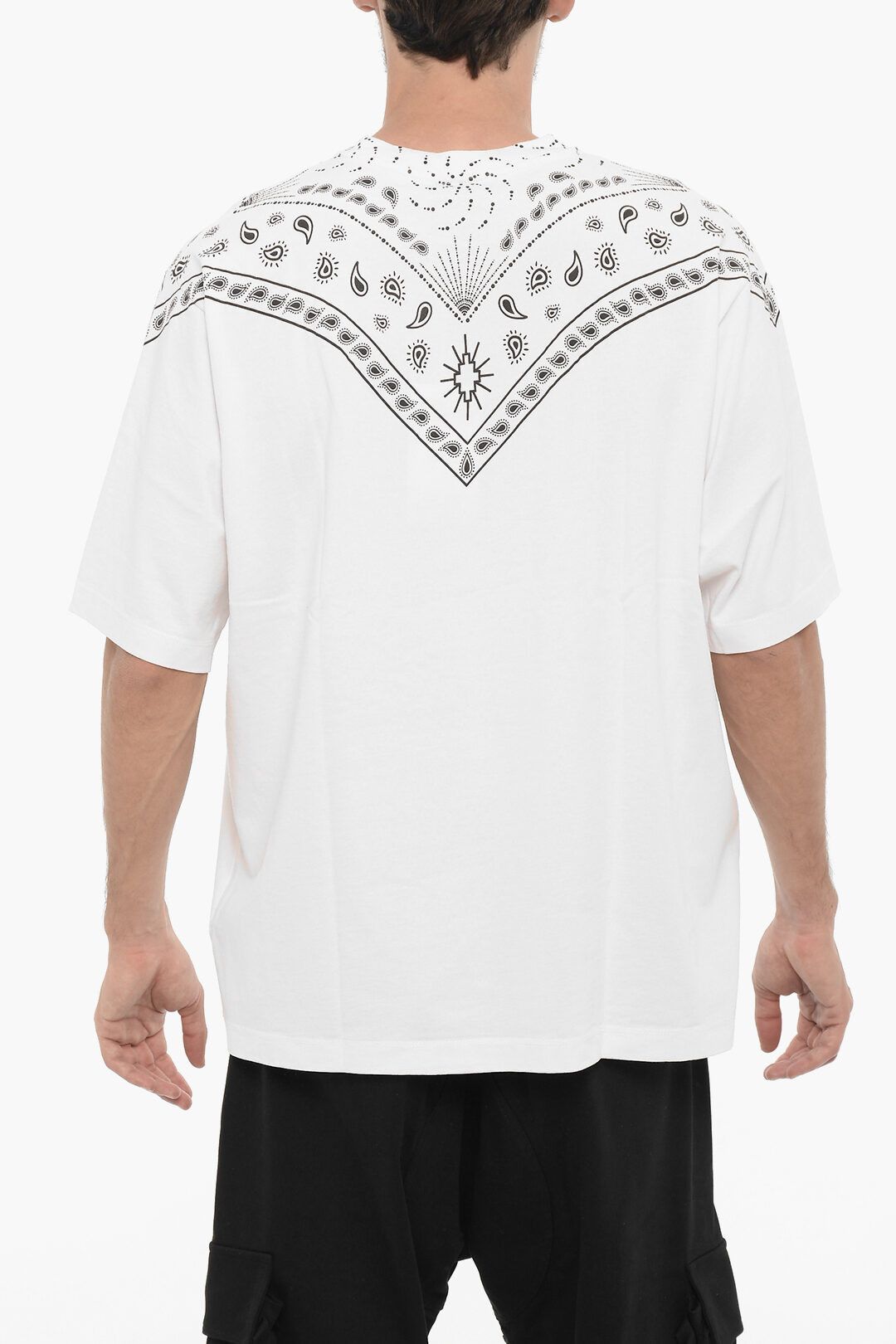 Marcelo Burlon og1mm0824 Bandana Motif Crewneck T-Shirt in White Size US L / EU 52-54 / 3 - 2 Thumbnail