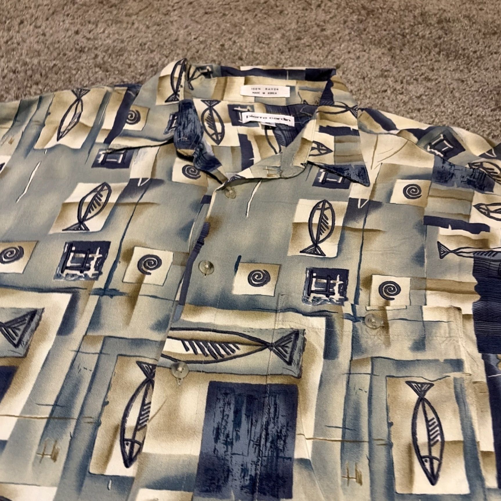 Pierre Cardin VINTAGE Pierre Cardin Fish Geometric Design 100% Rayon Button Up Shirt XL Green Mens Short Sleeve Regular Size Size US XL / EU 56 / 4 - 3 Thumbnail