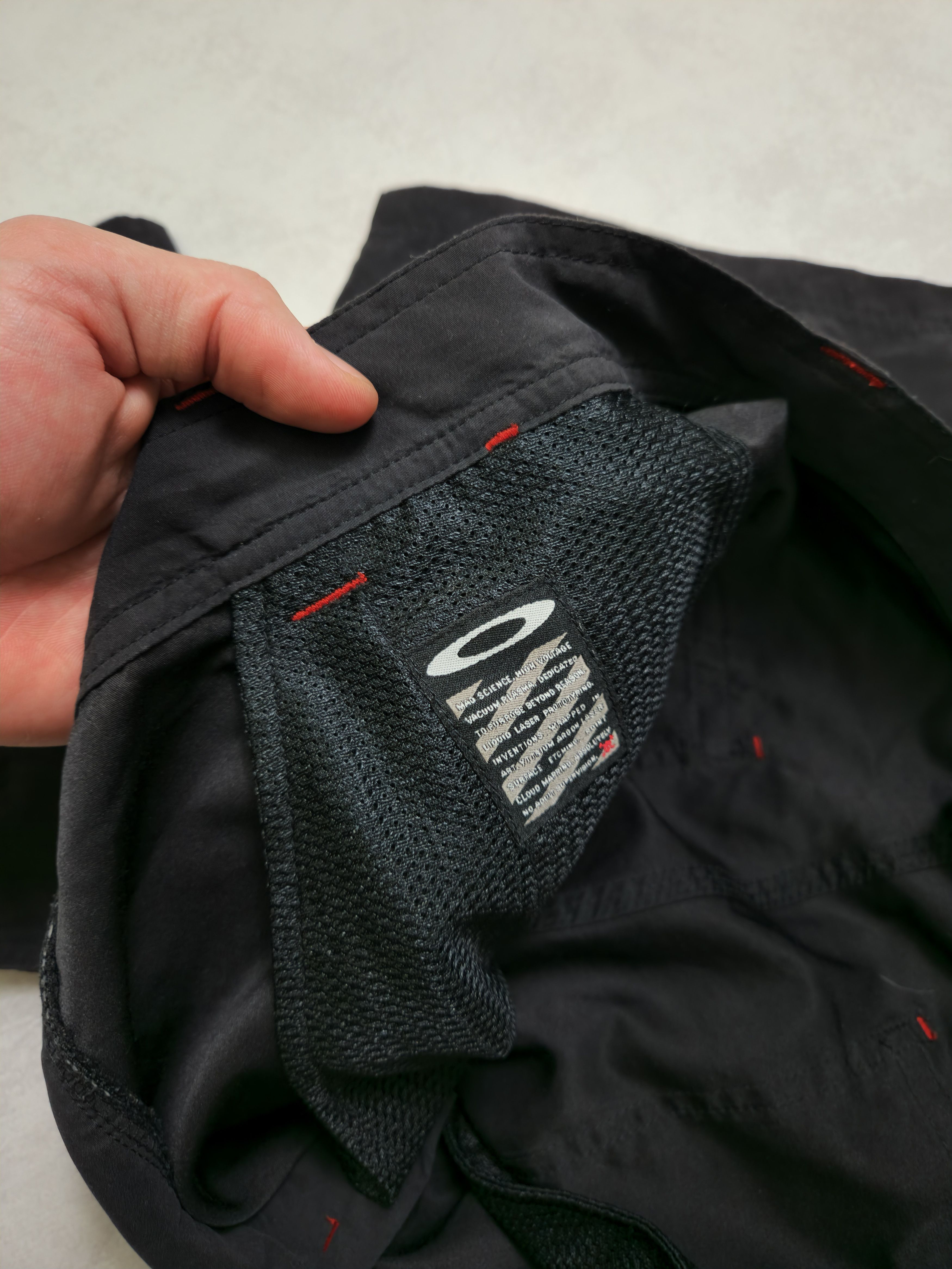 Oakley Vintage Oakley Software Vented Technical Shorts Cargo Size US 32 / EU 48 - 8 Thumbnail