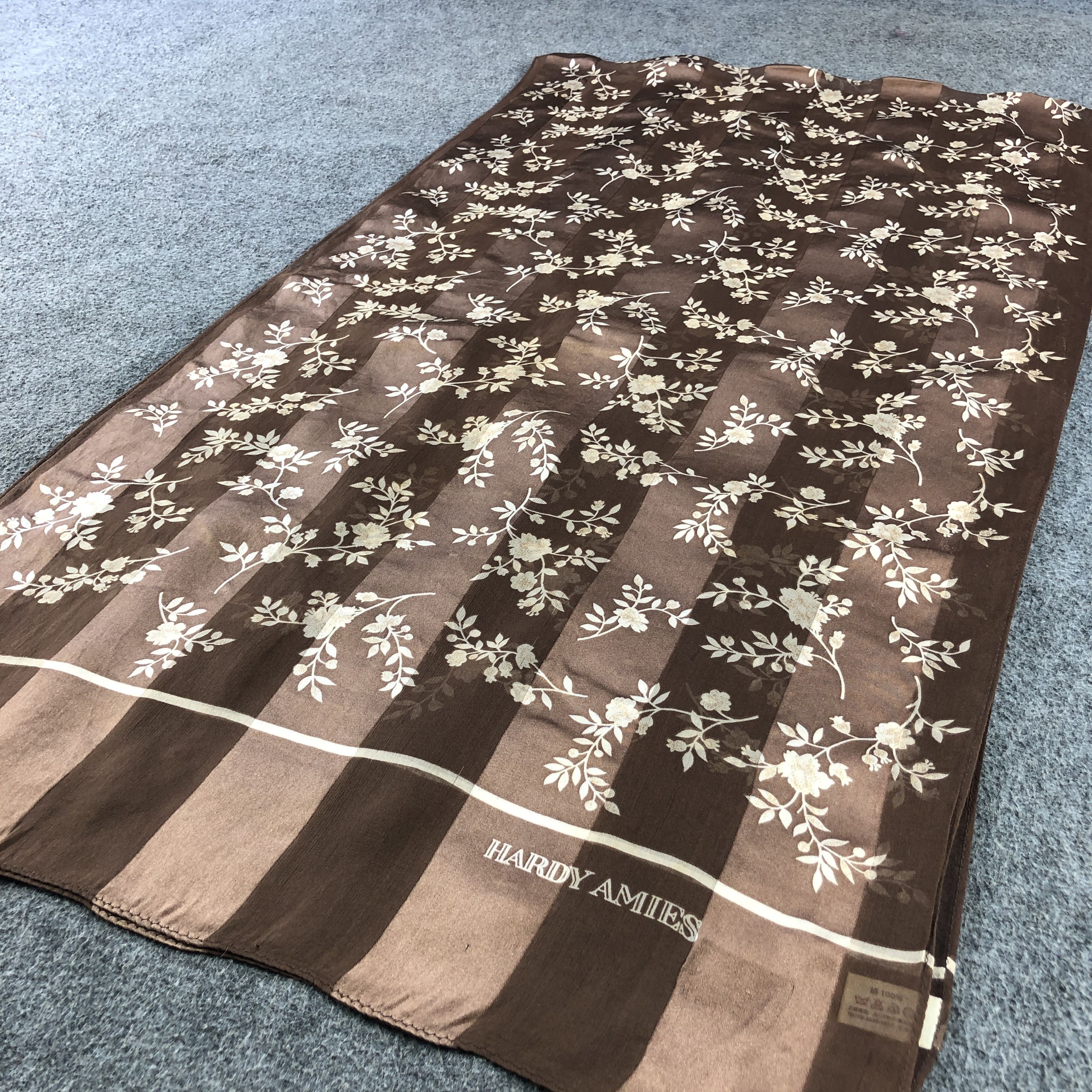 Hardy Amies Hardy Amies Floral Silk Stole Silk Scarf M1386 Size ONE SIZE - 3 Thumbnail