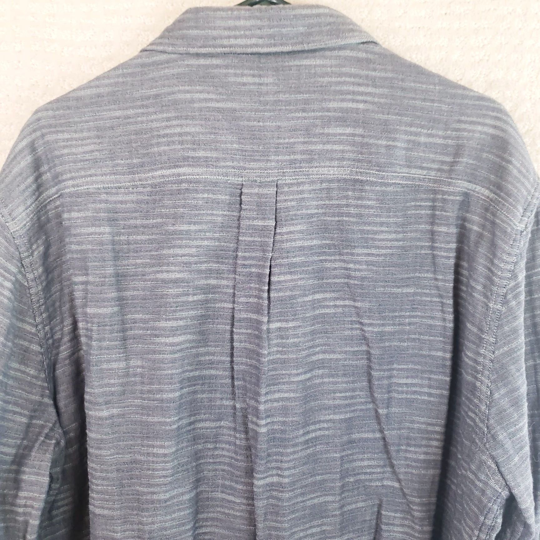 Carbon2Cobalt Carbon 2 Cobalt Shirt Men's XL Blue Green Horizontal Wave Striped Button Up Long Sleeve 100% Cotton Modern Western Business Casual Size US XL / EU 56 / 4 - 6 Thumbnail