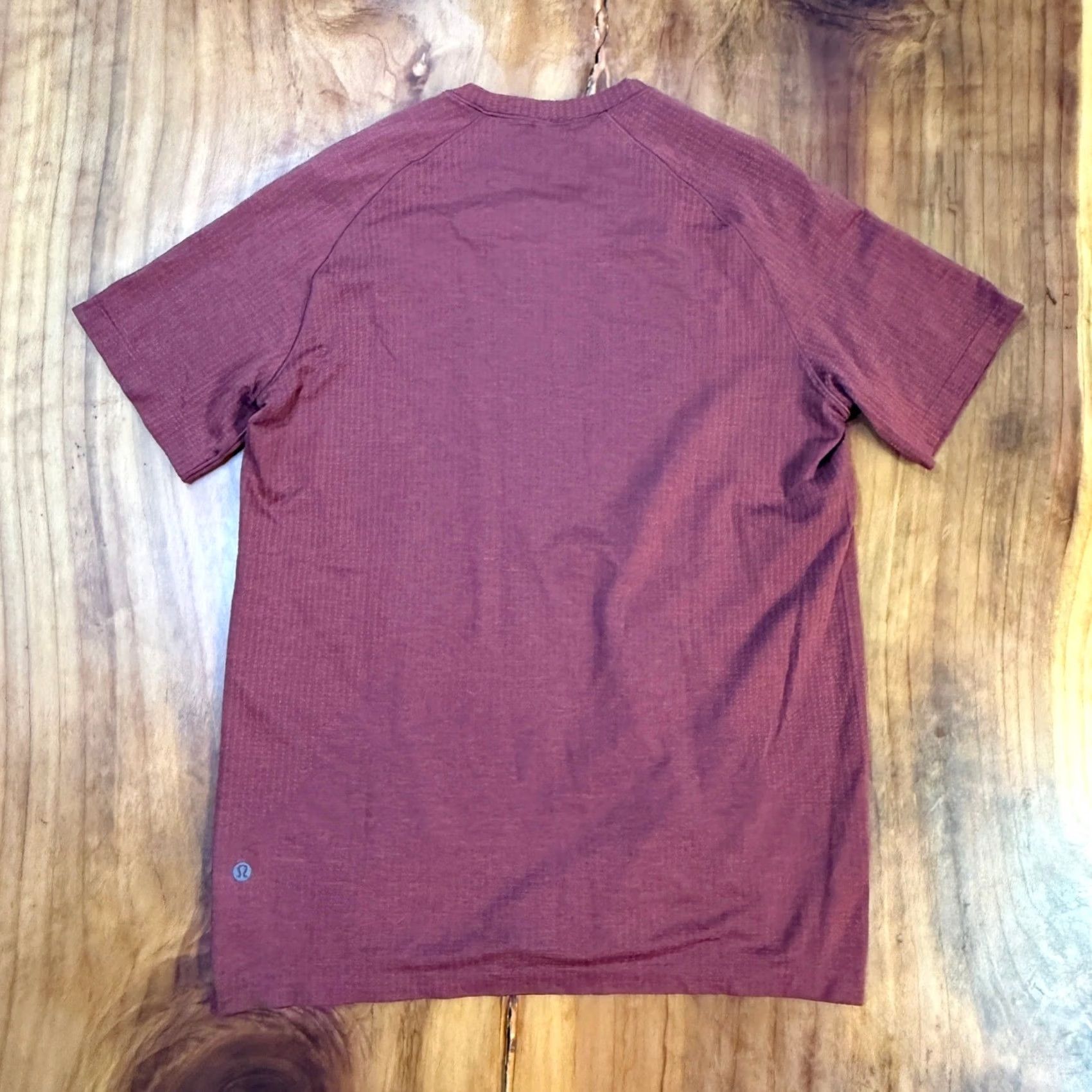 Lululemon Lululemon Metal Vent Shirt Men M T-Shirt Red Crew Neck Short Sleeve Athletic G26 Size US M / EU 48-50 / 2 - 4 Thumbnail