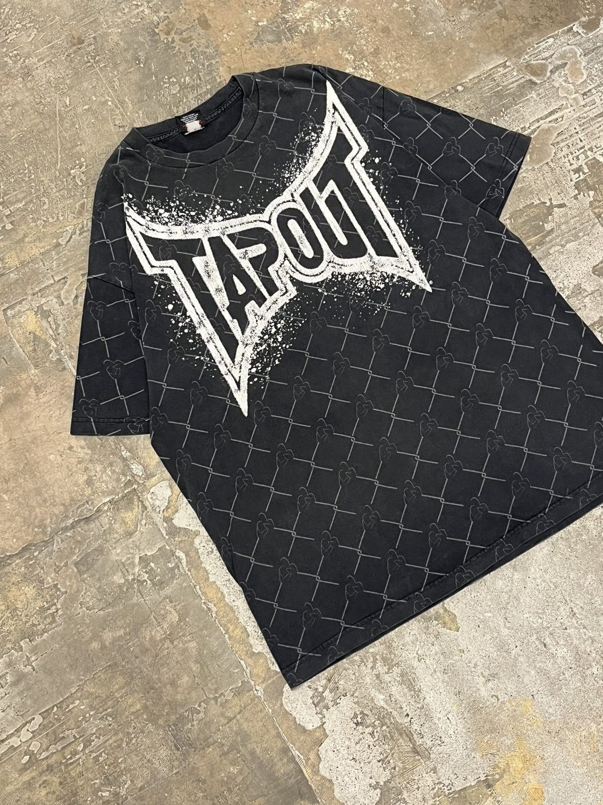 Tapout × Vintage Tapout y2k grunge emo goth hype rare skater opium Size US L / EU 52-54 / 3 - 2 Thumbnail