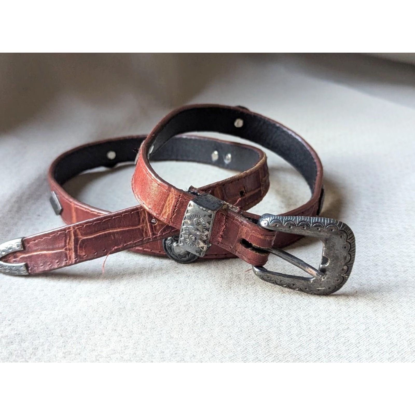 Vintage VINTAGE Spain Western Belt Unisex Adults 30 Brown Leather Embossed Alligator Concho 0.75" Western Belt Mens Womens Boys Girls Size 30 - 2 Thumbnail