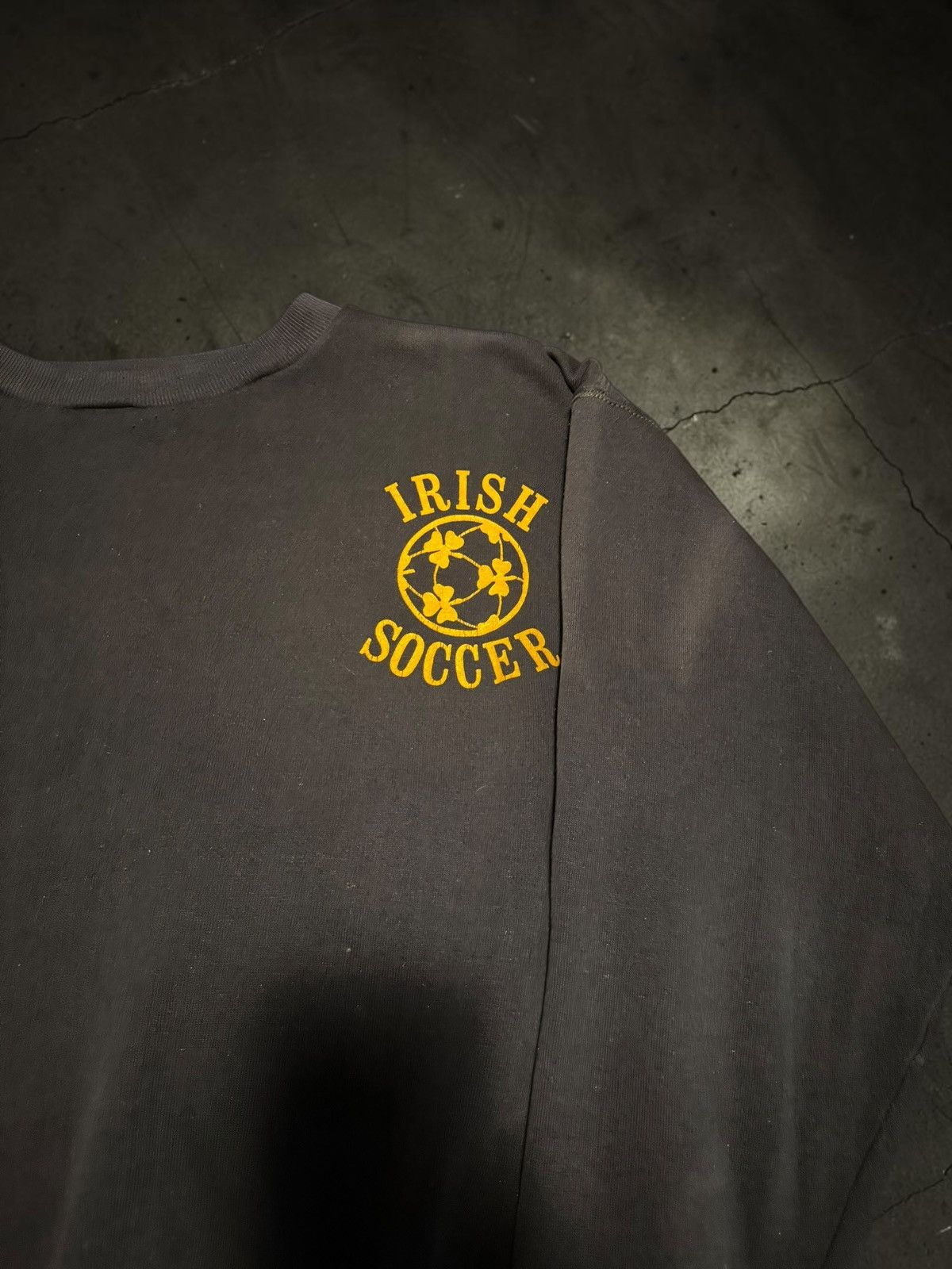 Vintage Vintage Irish Soccer Navy Sweatshirt Size US L / EU 52-54 / 3 - 2 Thumbnail