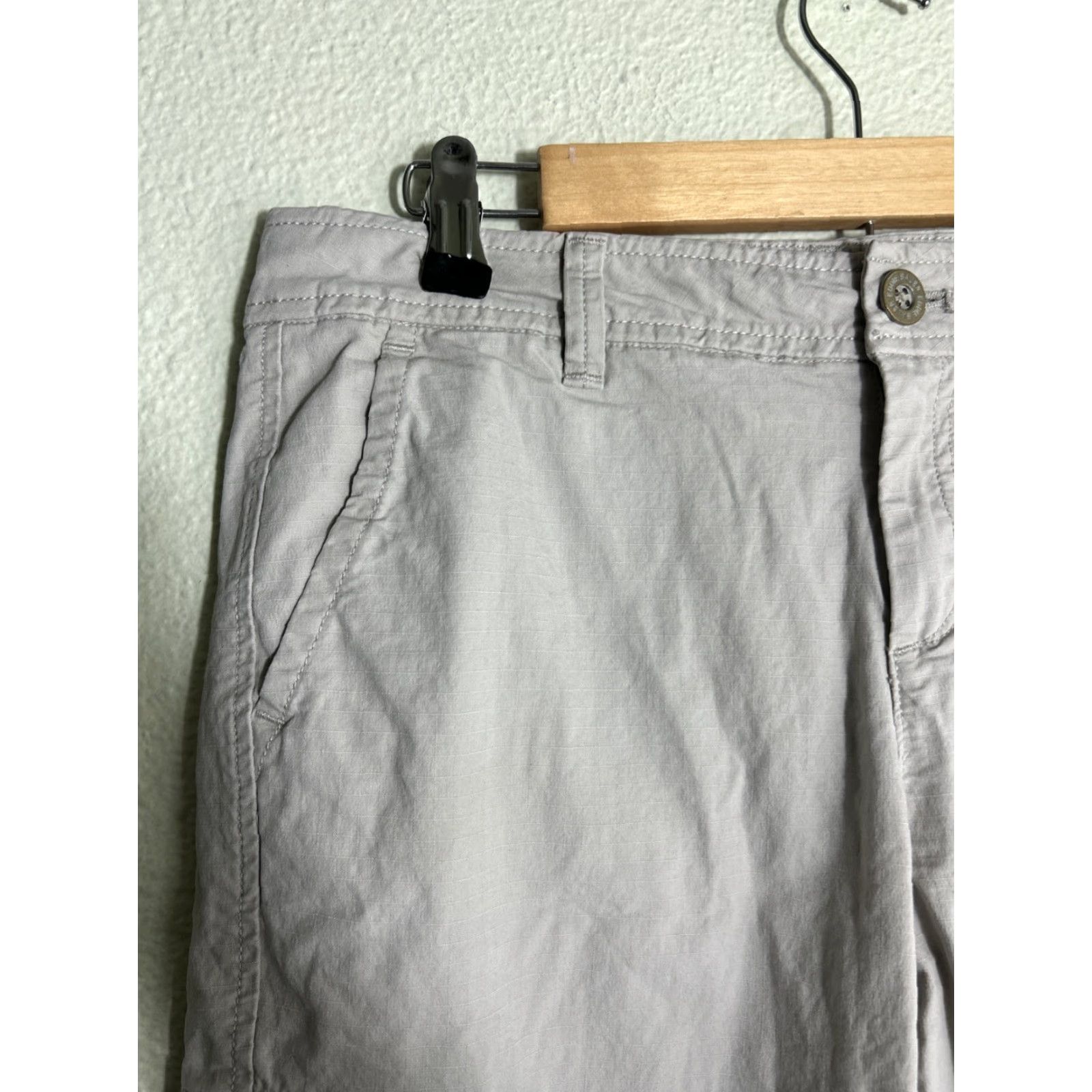 Eddie Bauer Eddie Bauer Women’s Pants Cargo Capri Beige Size 4 Cotton Size 27" / US 4 / IT 40 - 4 Thumbnail