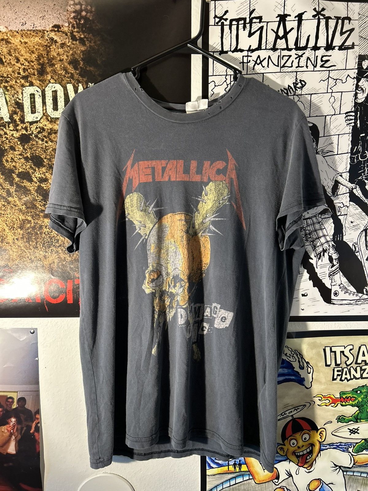 Metallica 2016 vintage Metallica damage inc skull tee Size US M / EU 48-50 / 2 - 1 Thumbnail