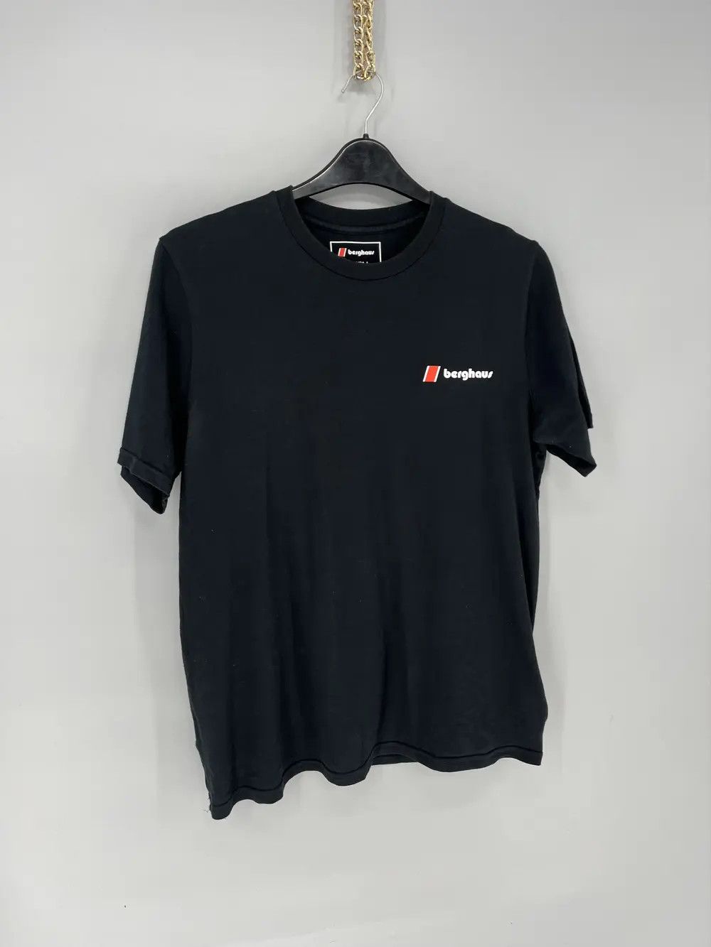 Berghaus Vintage Berghaus T-shirt outdoor hiking Big logo Size US L / EU 52-54 / 3 - 3 Thumbnail