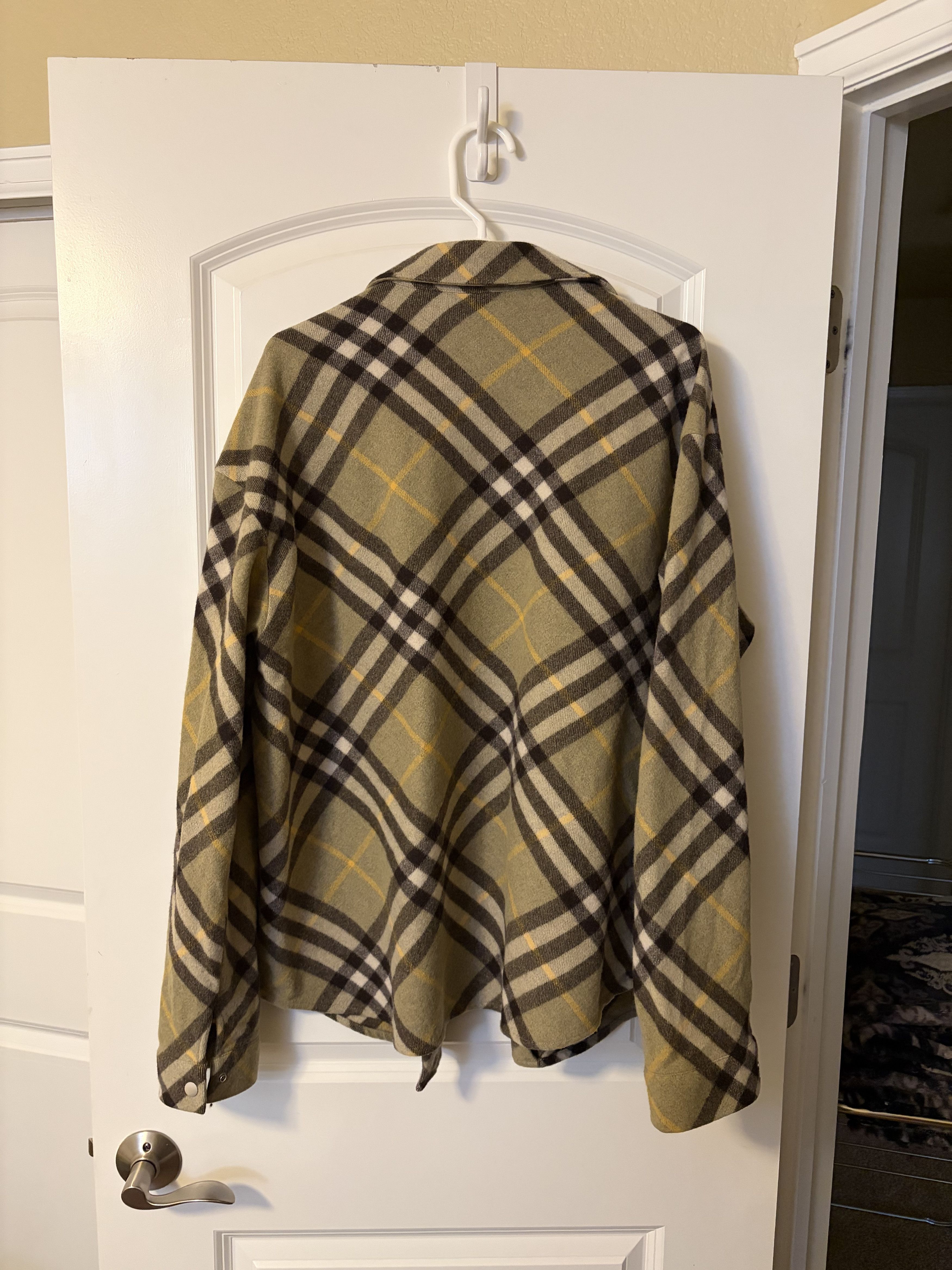 Burberry Burberry Long Sleeved Check Pattern Shirt Size US L / EU 52-54 / 3 - 2 Thumbnail