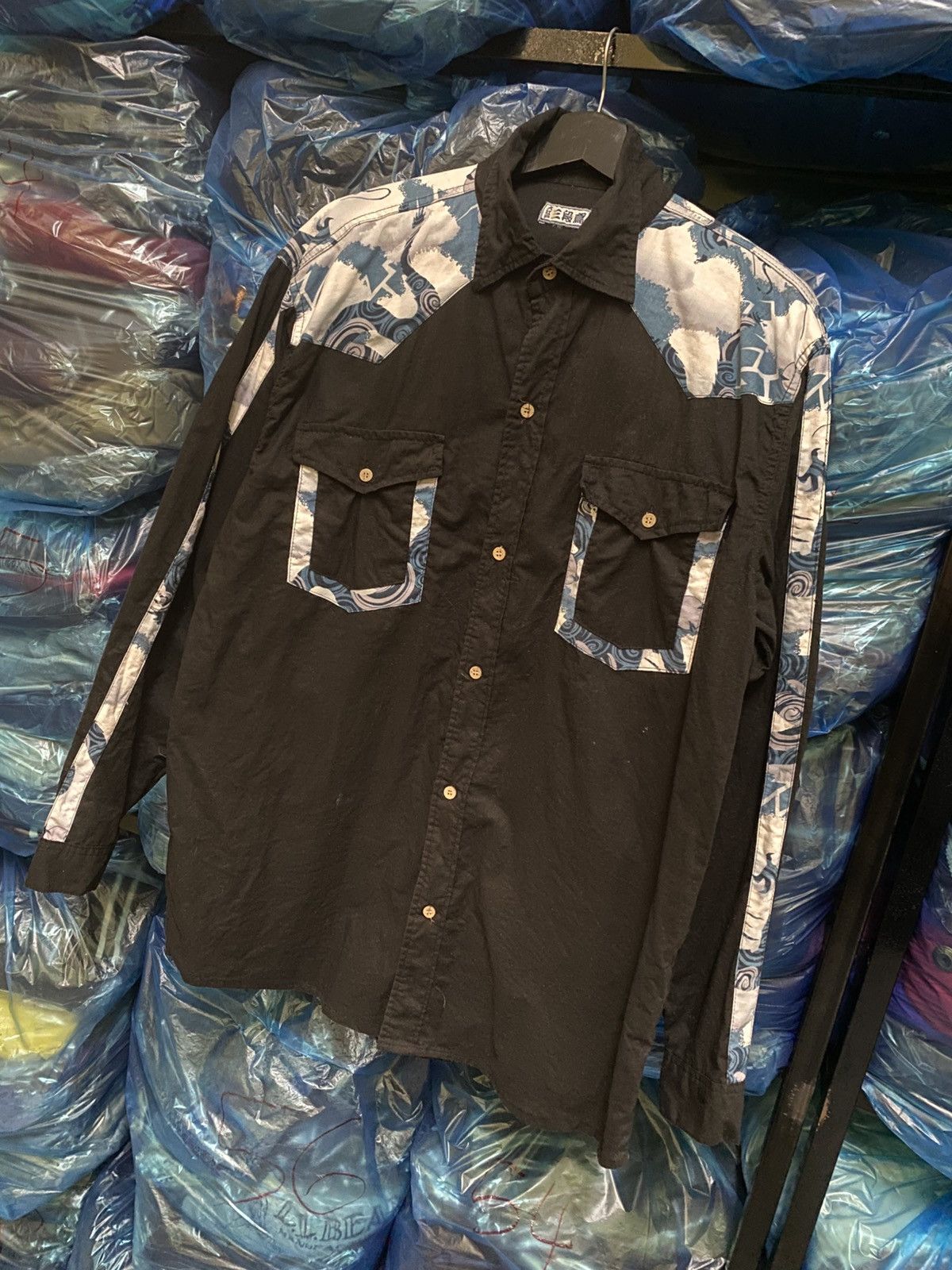 Japanese Brand Vintage Japanese Black Shirt with Blue Dragon Wave Print Size US L / EU 52-54 / 3 - 3 Thumbnail