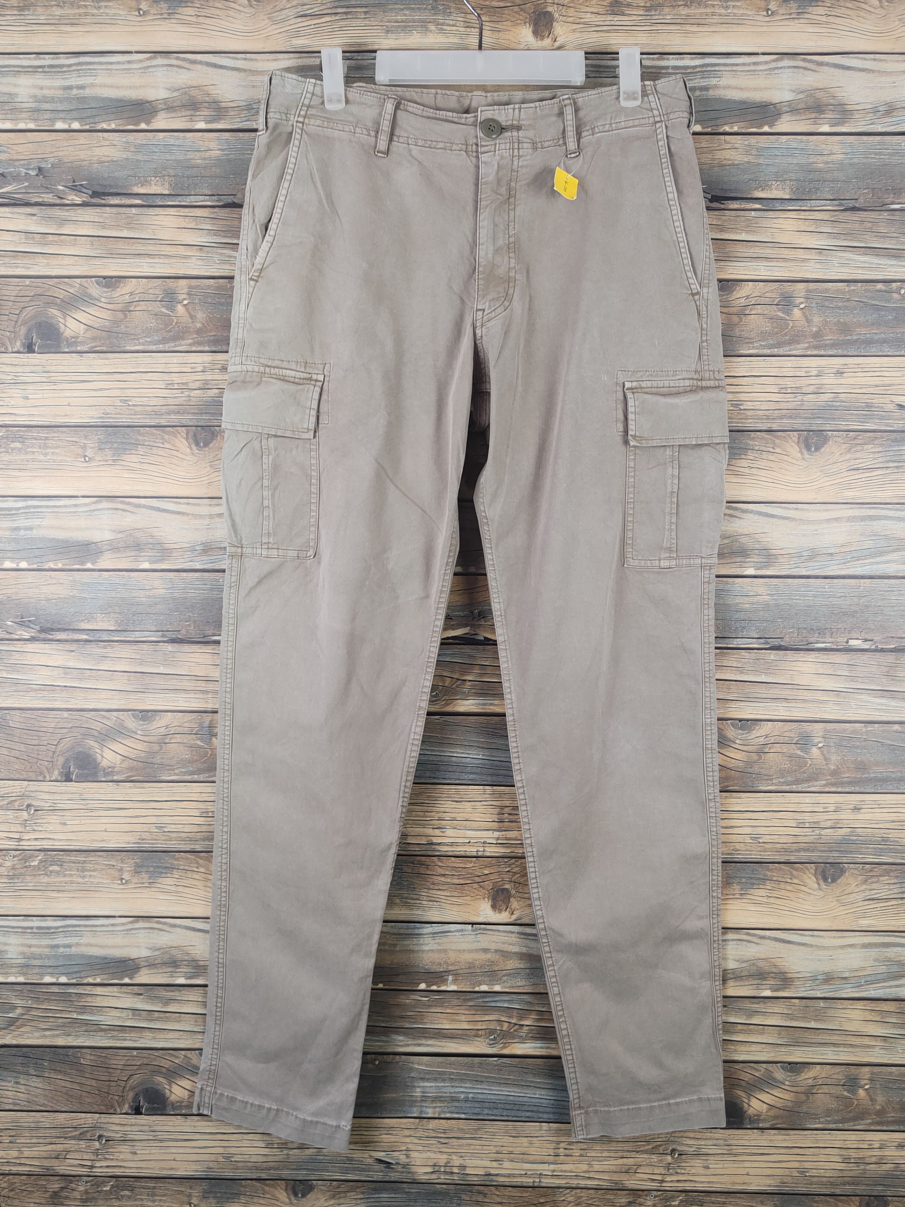 Japanese Brand DL Uniqlo Beige Multipocket Cargo Pants #46-244T Size US 33 - 1 Thumbnail
