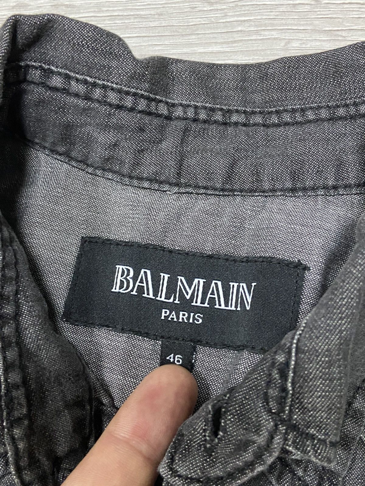 Balmain Balmain big logo sign shirt buttons spell out tear distress Size US S / EU 44-46 / 1 - 8 Thumbnail