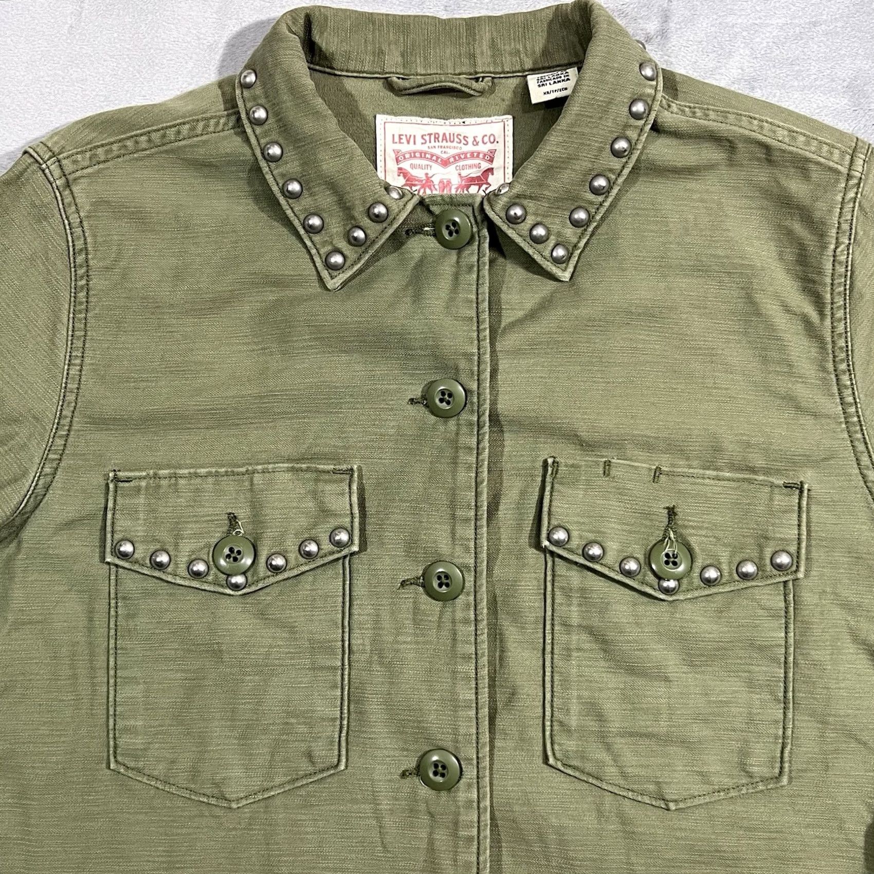 Olive Levis Shirt Womens XS Jacket Women Size Olive Studded Army Collar Studs Shacket Size XS / US 0-2 / IT 36-38 - 2 Thumbnail