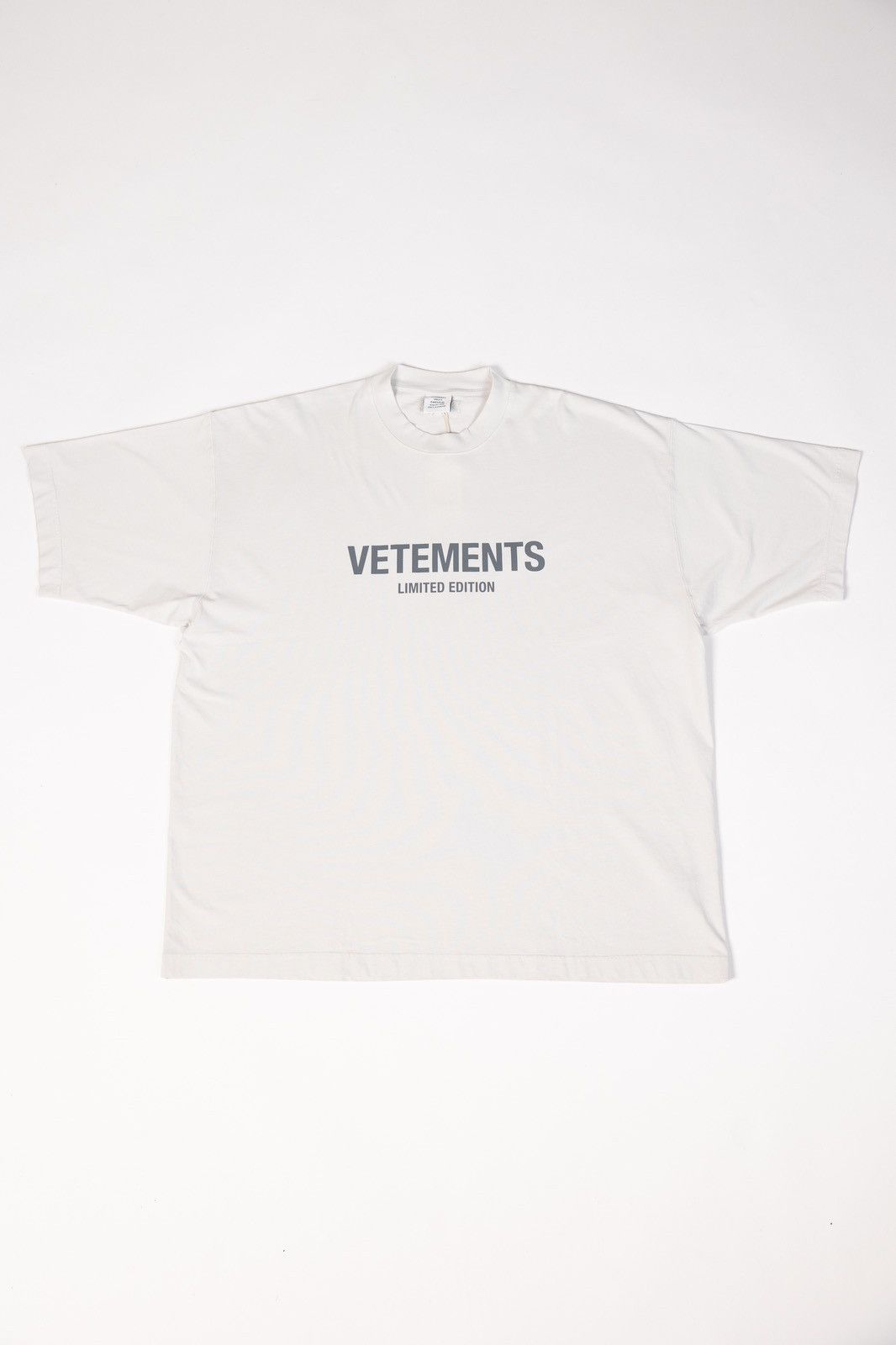 Vetements Vetements Limited Edition Tee Size US M / EU 48-50 / 2 - 1 Thumbnail