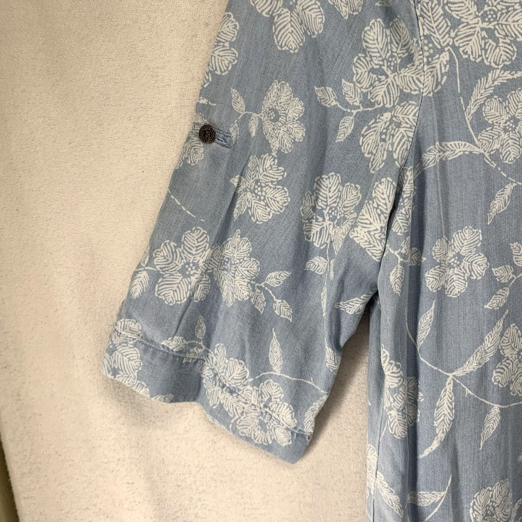 Vintage Vintage Women's Tencel Denim Shirt Light Wash Blue Casual Tunic 3/4 Sleeve Pockets Bohemian 90s Size L / US 10 / IT 46 - 7 Thumbnail