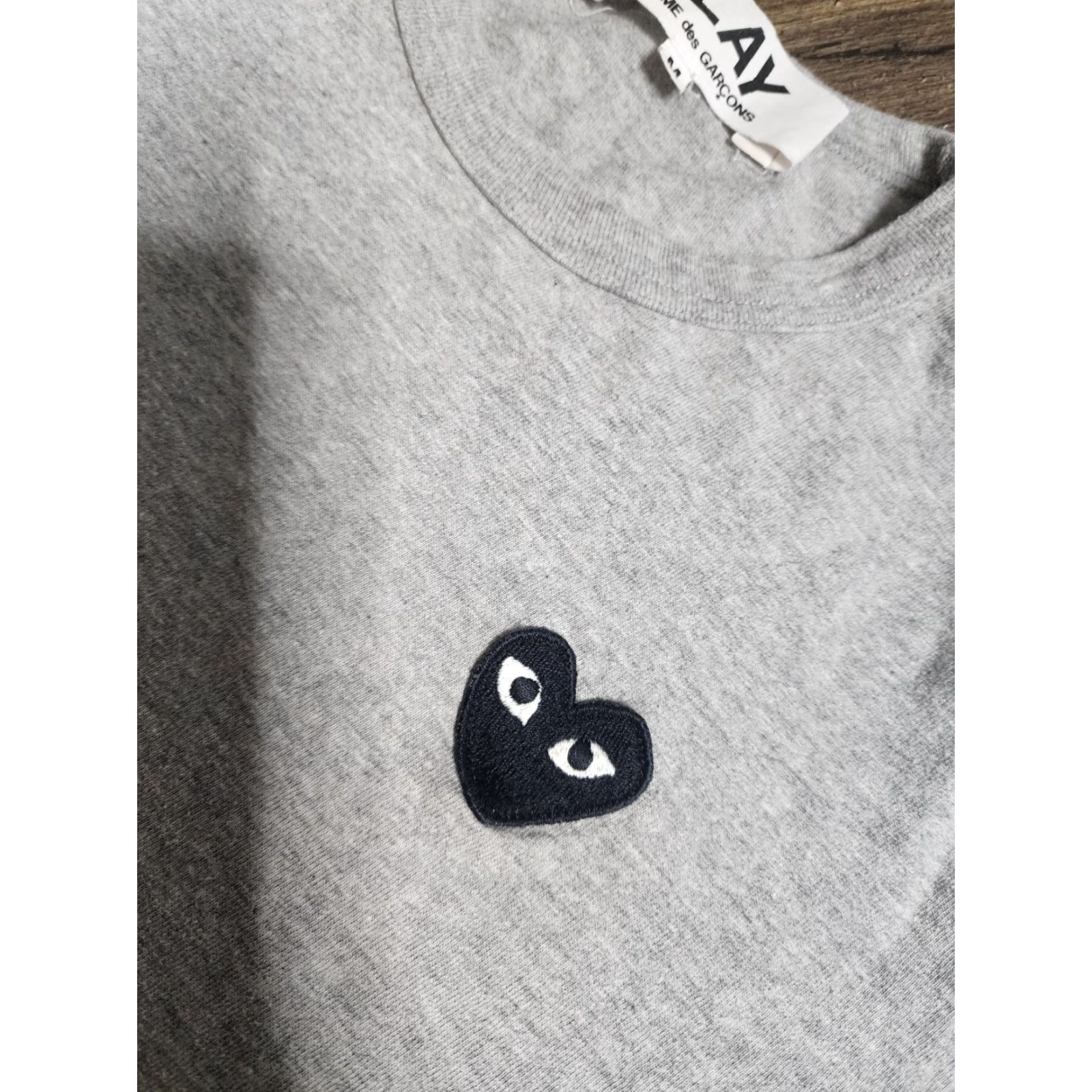 Comme des Garcons Girl Comme Des Garcons Play Gray Cropped T-Shirt Womens Size M Short Sleeve Heart Design Size M / US 6-8 / IT 42-44 - 4 Thumbnail