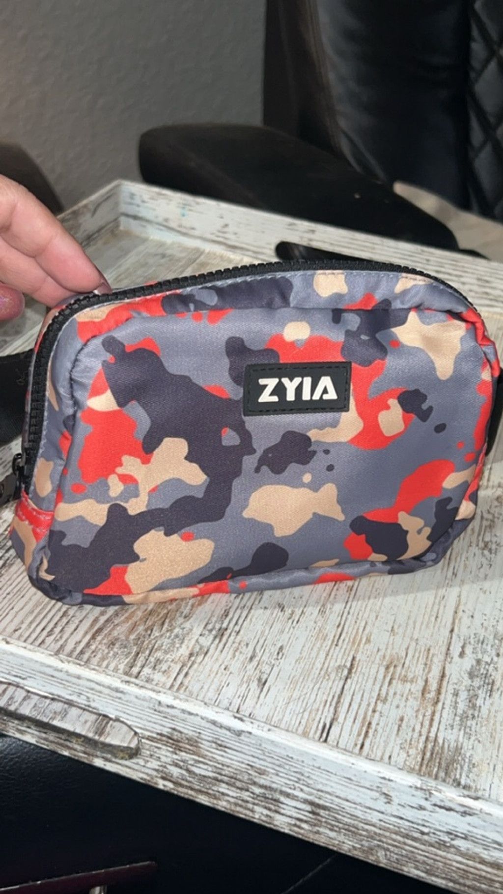 Other Women's Zyia Active Crossbody Bag One Size Gray Red Camo Size ONE SIZE - 1 Thumbnail