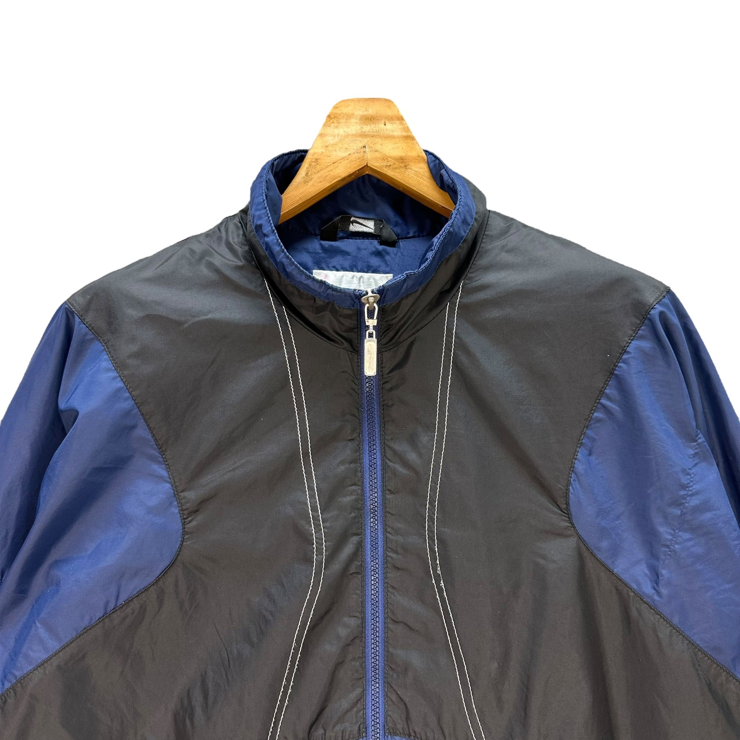 Nike 90s NIKE Colorblock Sleeve Logo Windbreaker Jacket #A68-1630 Size US XL / EU 56 / 4 - 2 Thumbnail