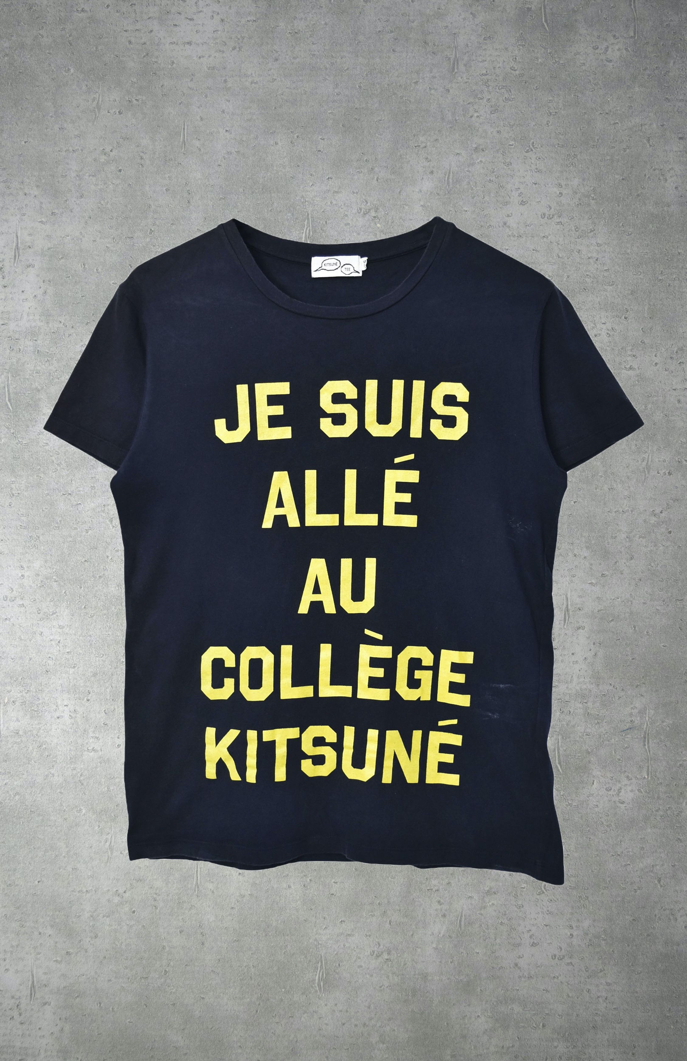 image of Maison Kitsune Msison Kitsune Graphic T-Shirt 23988 - 0528 50 in Navy, Men's (Size XS)