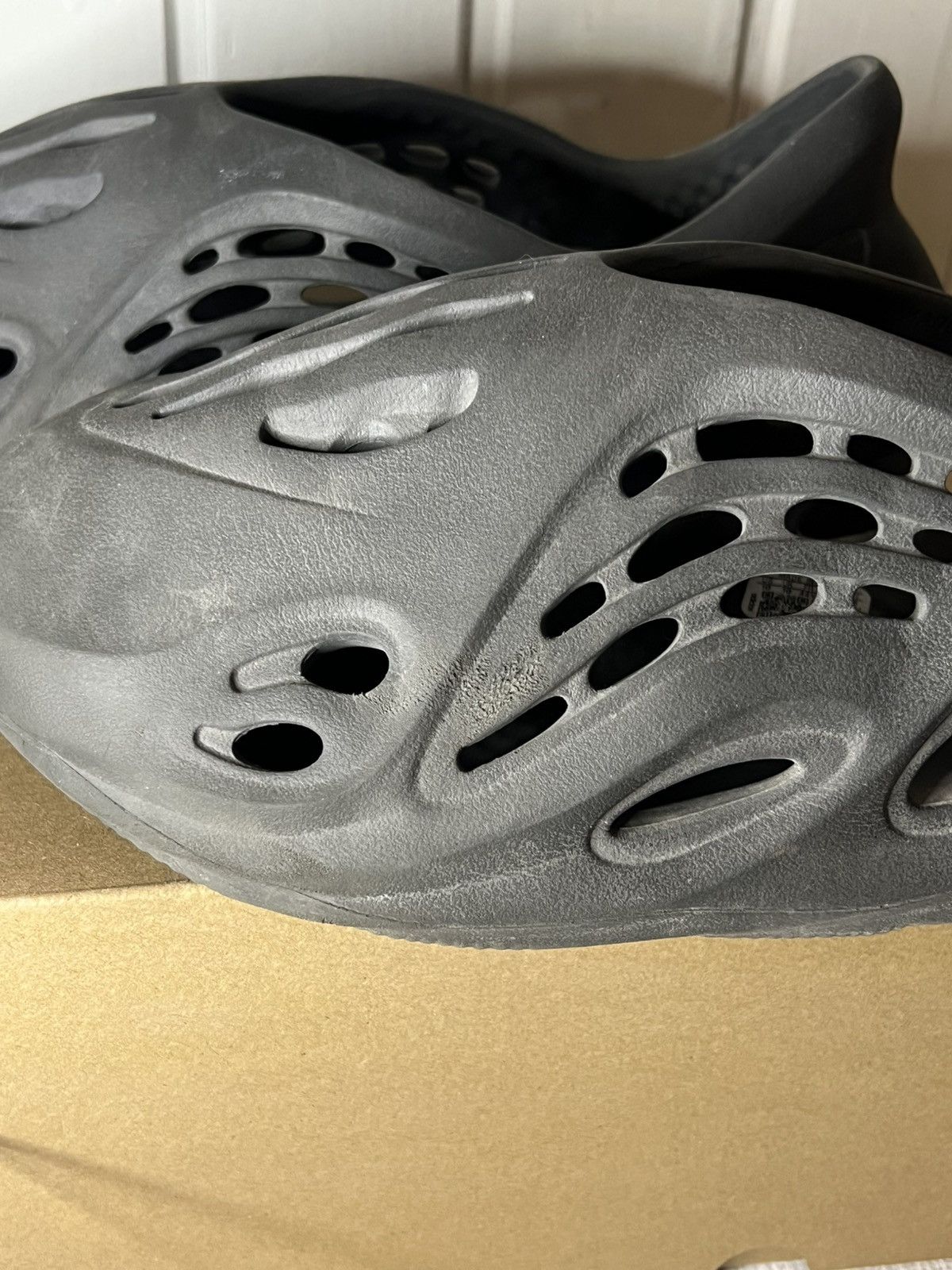 Yeezy ”Carbon” yeezy foam runner Size US 10 / EU 43 - 13 Thumbnail