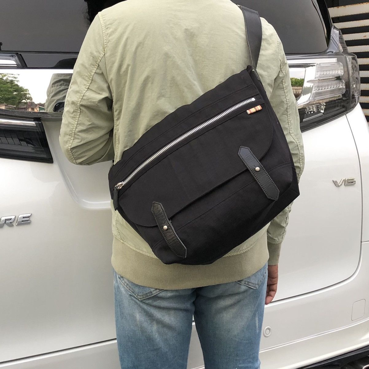 Paul Smith Authentic Paul Smith Genuine Leather Nylon Shoulder Bag Size ONE SIZE - 6 Thumbnail