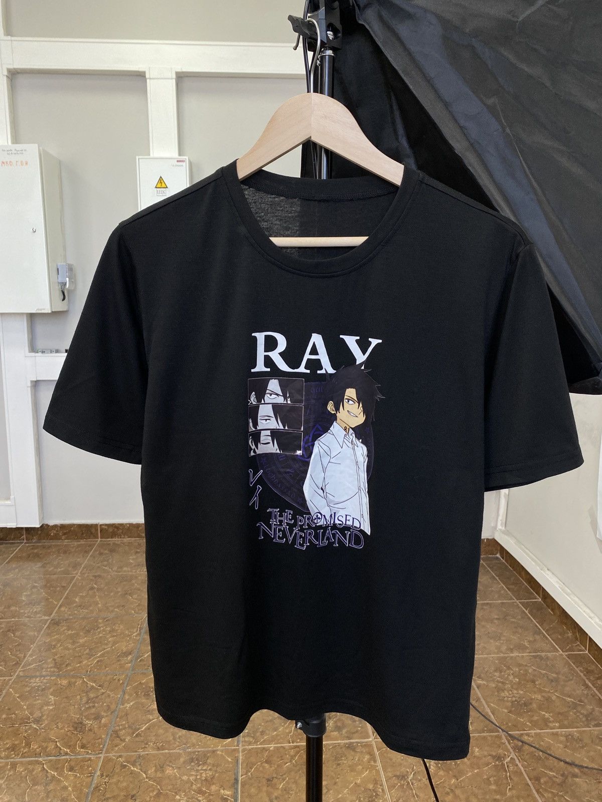 Japanese Brand Vintage The Promised Newerland T-Shirt Rare Retro Hype Y2K Size US M / EU 48-50 / 2 - 1 Thumbnail