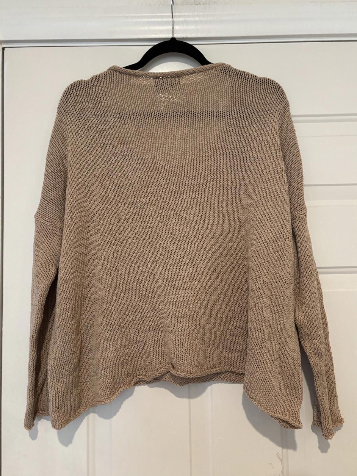 Designer Women's sz S-M oversized Wooden Ship beige knit sweater #614 Size M / US 6-8 / IT 42-44 - 2 Thumbnail